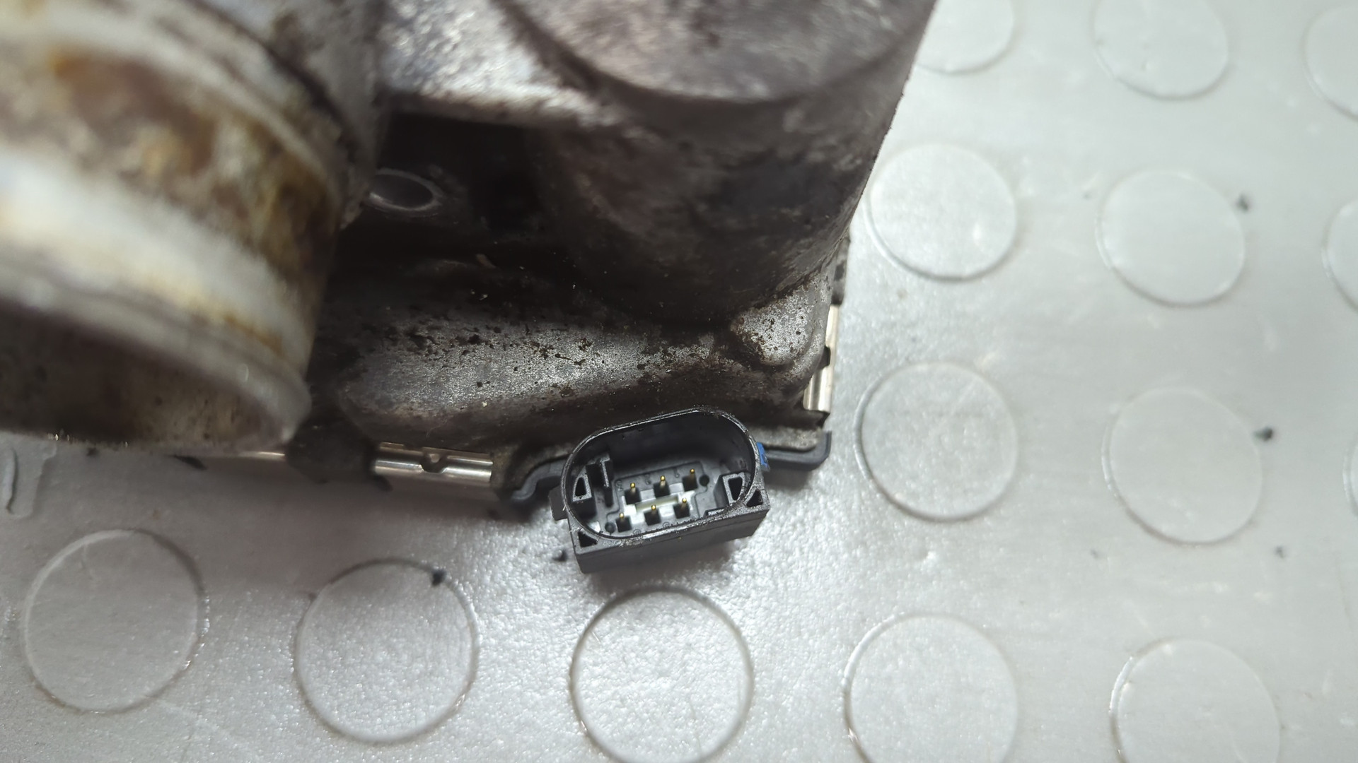 Заслонка дроссельная электрическая