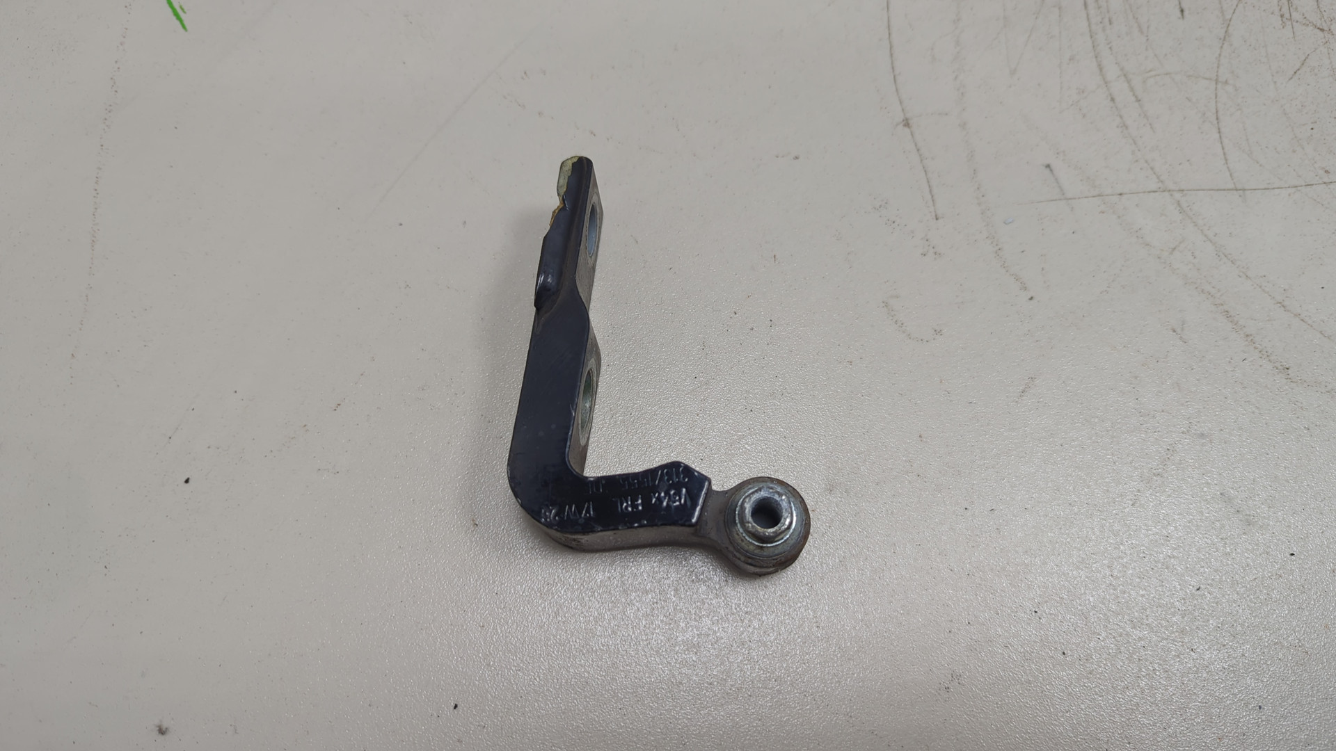 Петля двери