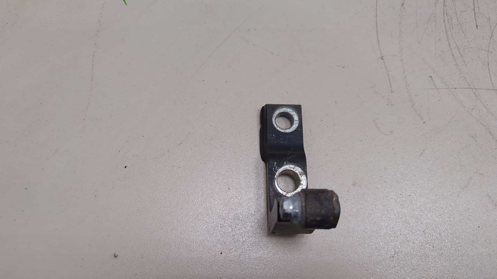 Петля двери