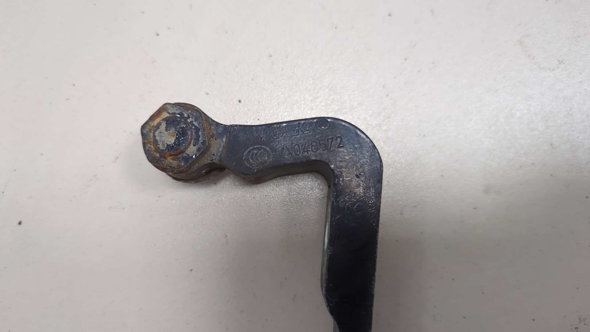 Петля двери