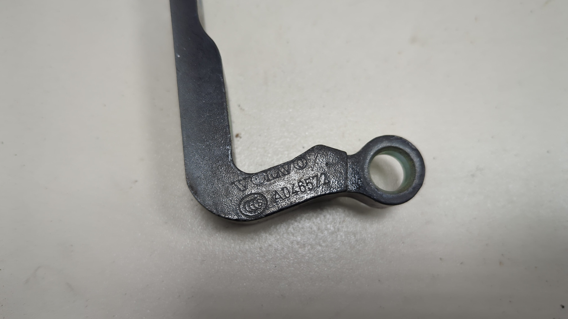 Петля двери