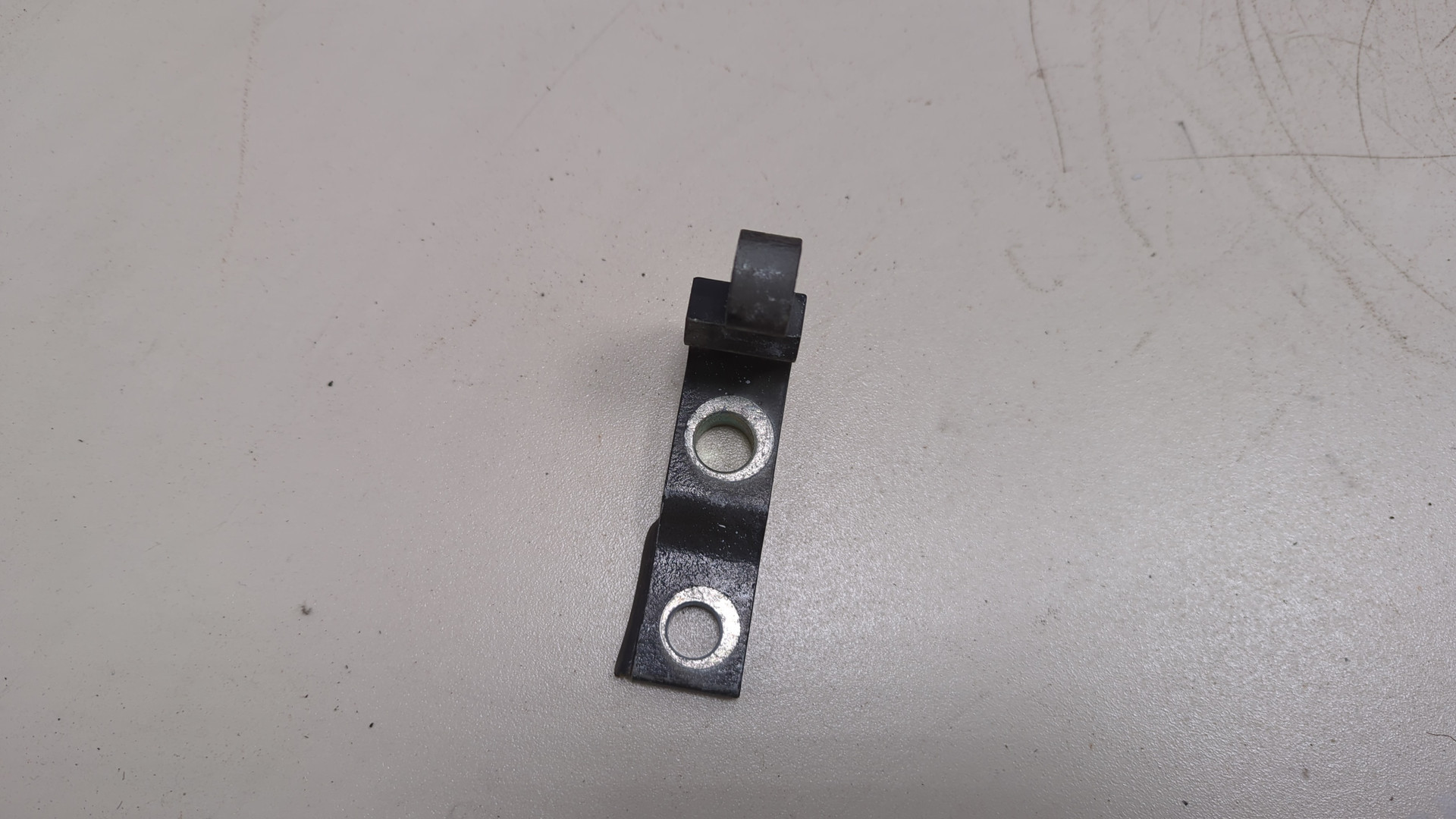 Петля двери