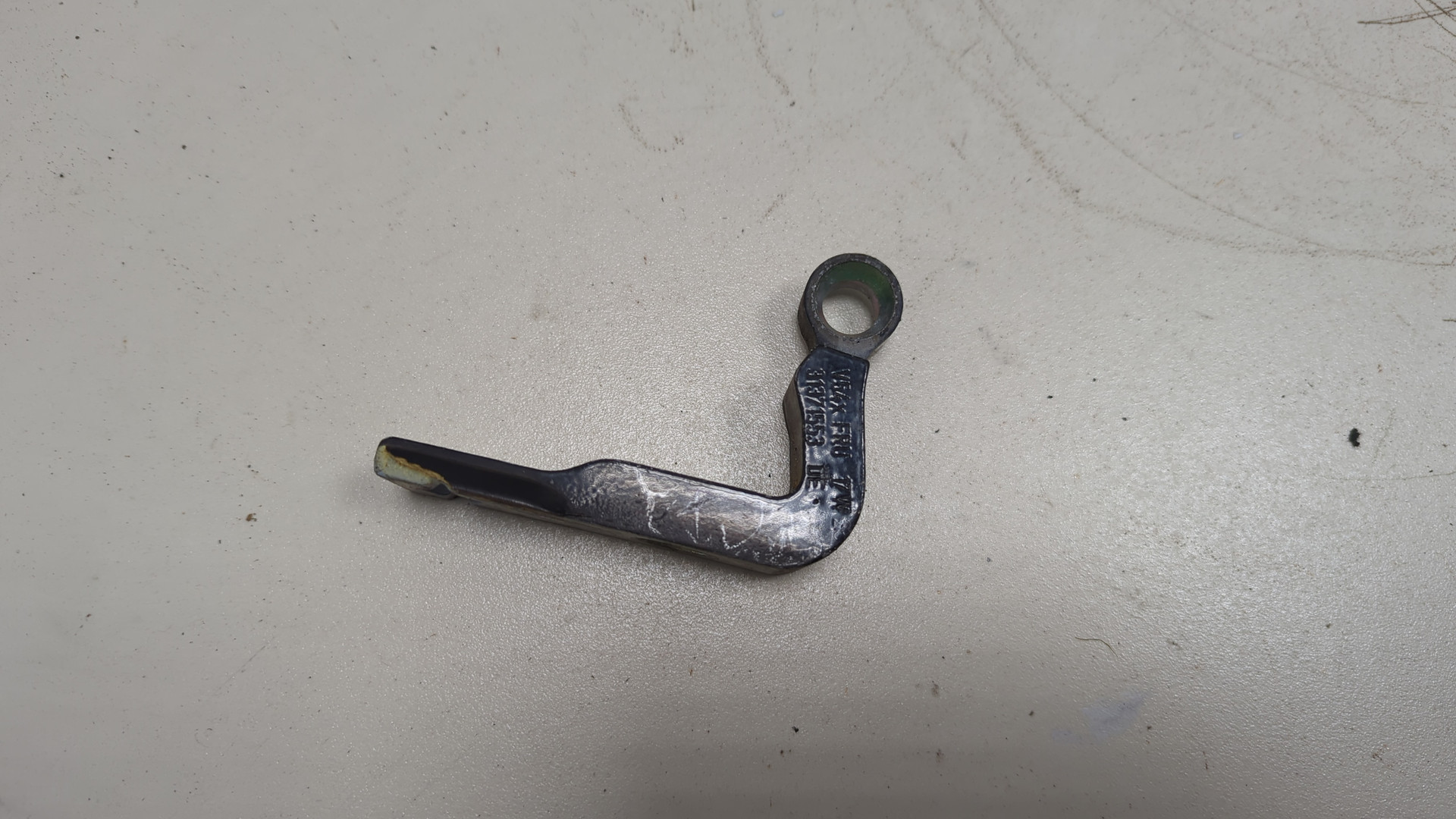 Петля двери