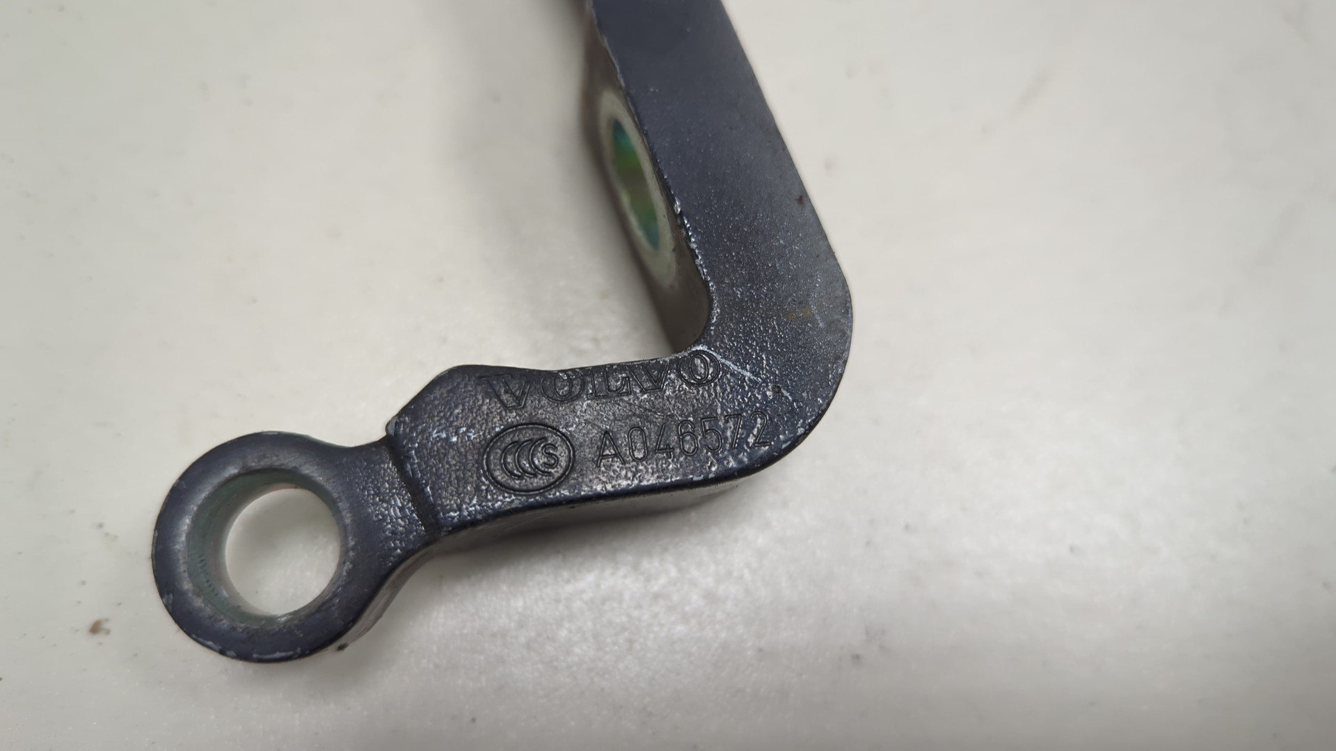 Петля двери