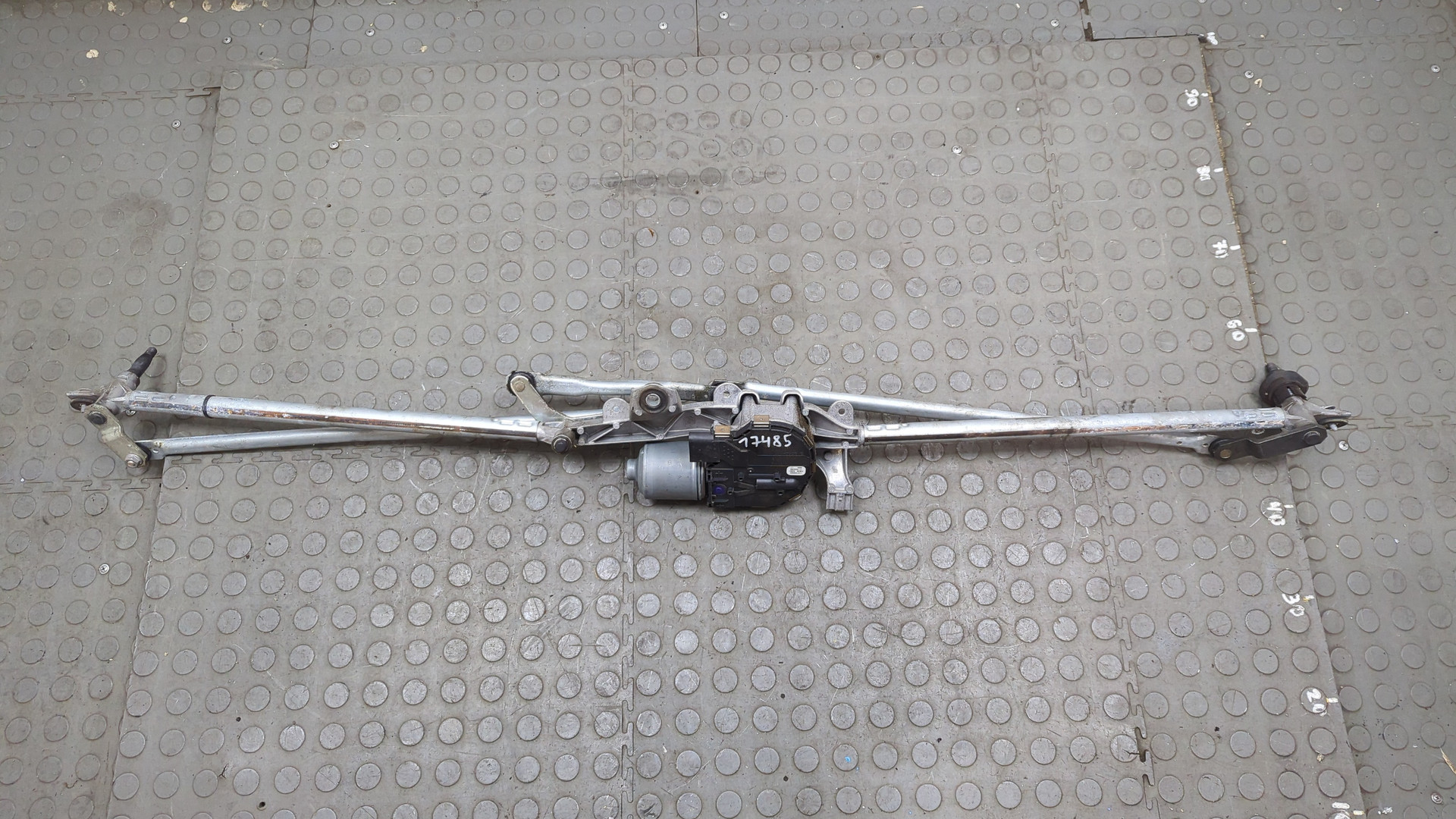 Трапеция стеклоочистителей