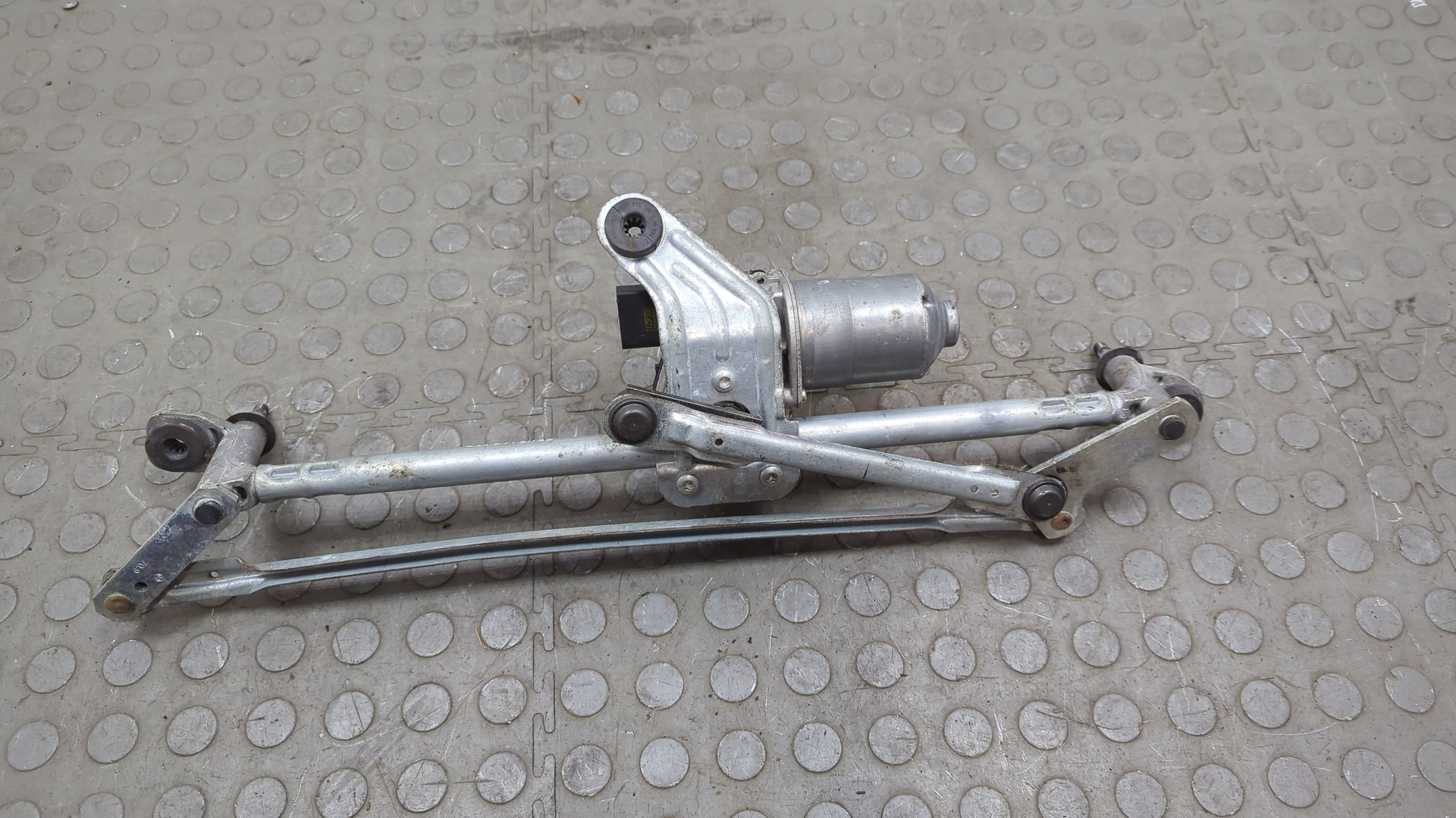 Трапеция стеклоочистителей