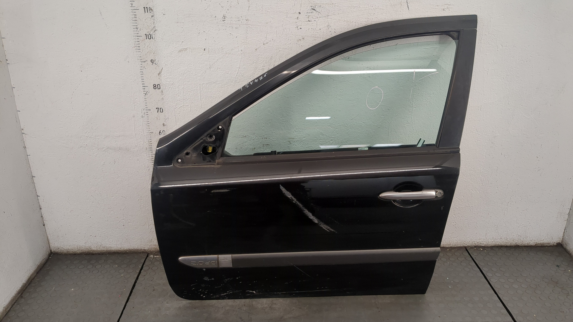 Дверь передняя левая