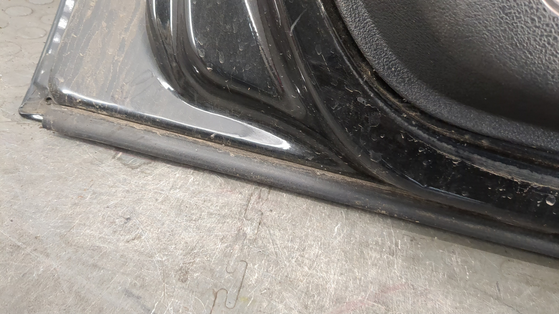 Дверь передняя левая