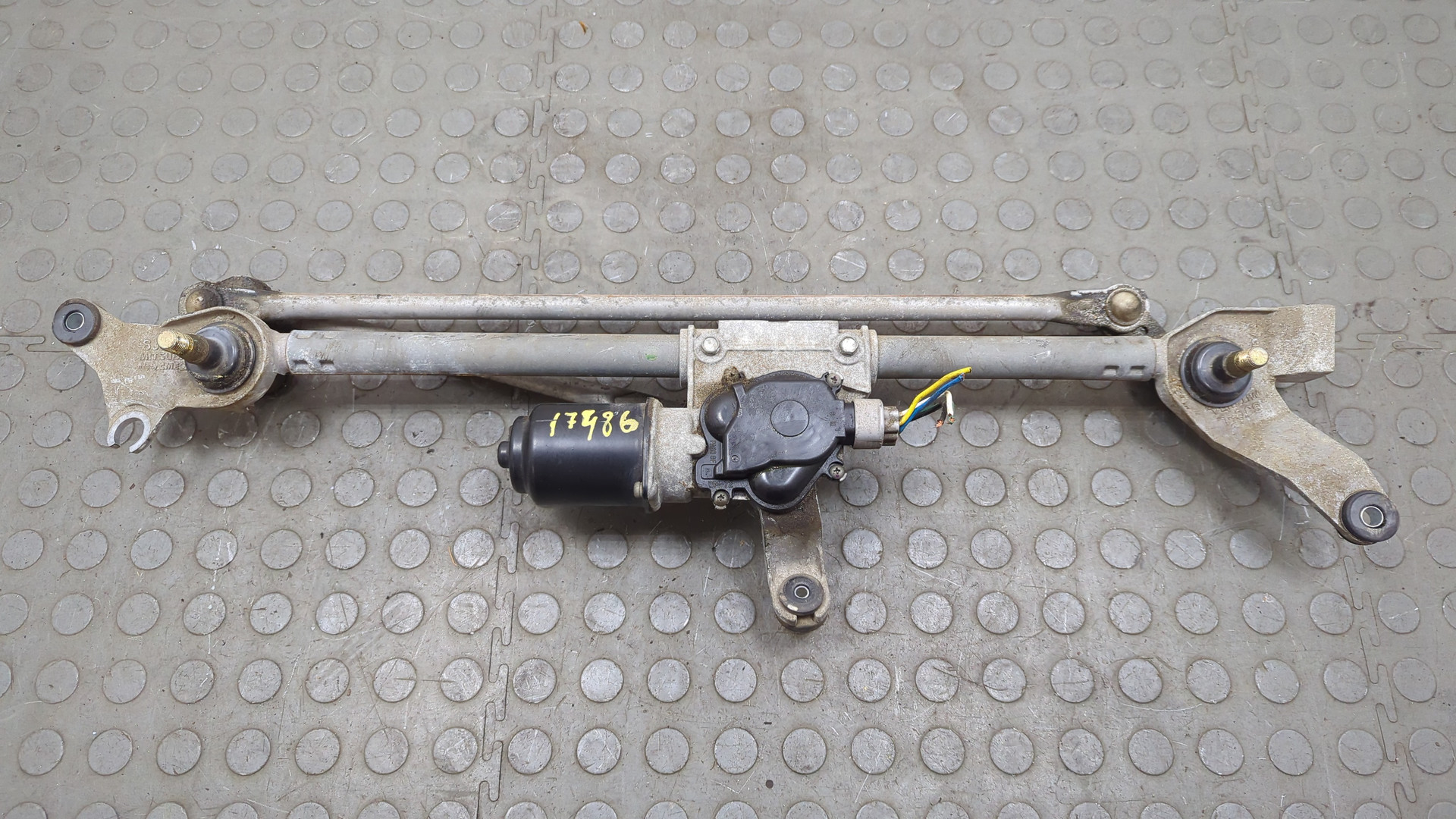 Трапеция стеклоочистителей