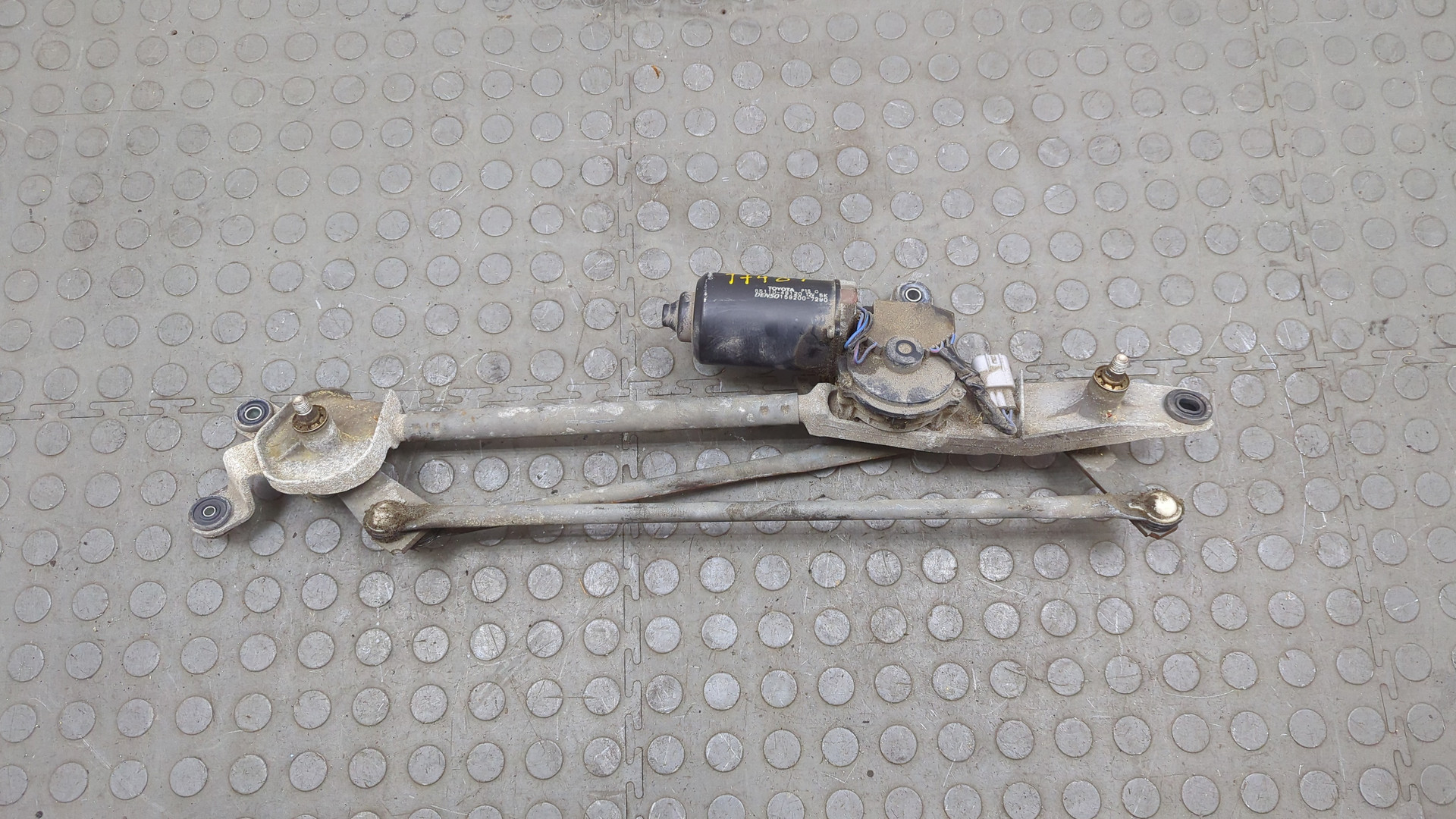 Трапеция стеклоочистителей