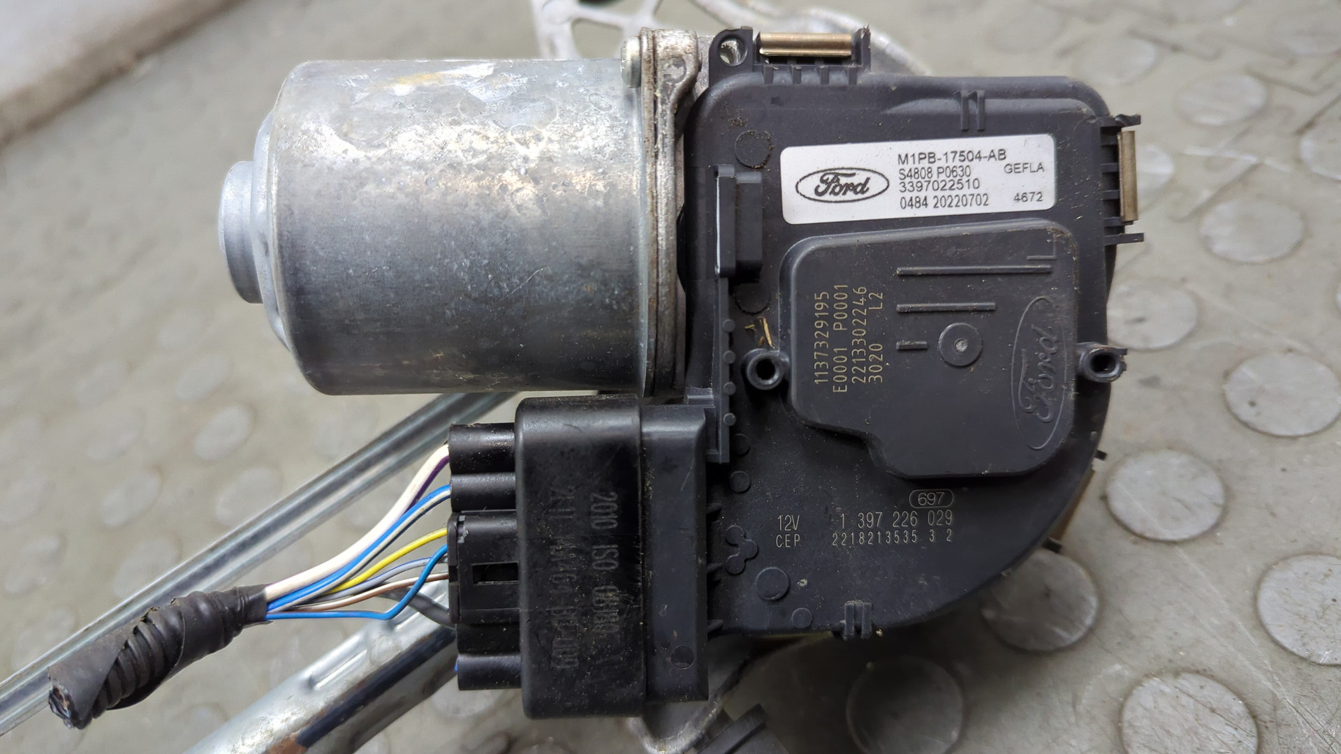 Трапеция стеклоочистителей