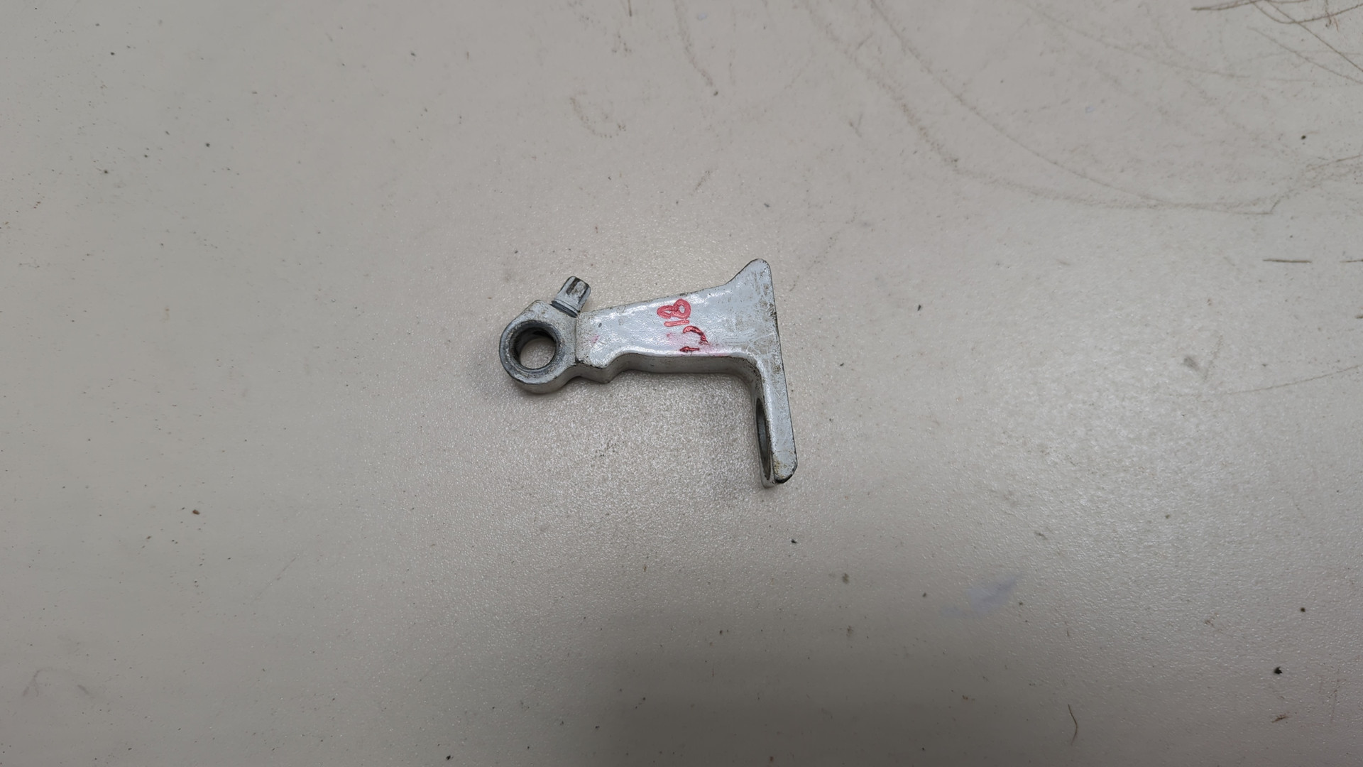 Петля двери