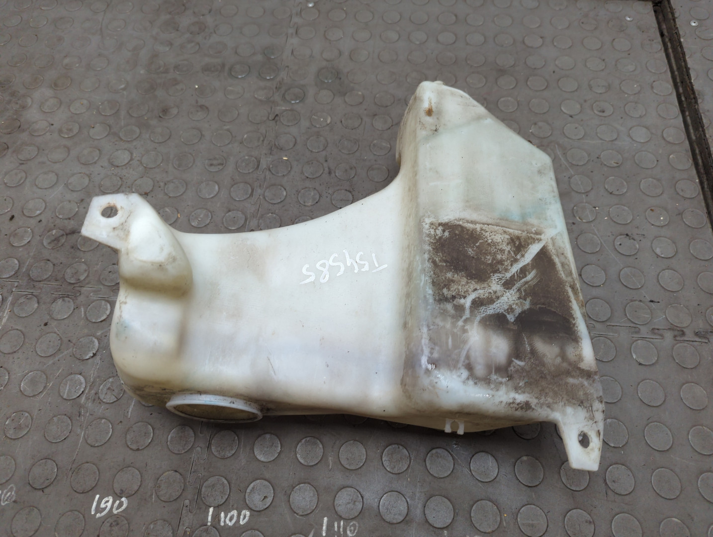 Бачок омывателя лобового стекла