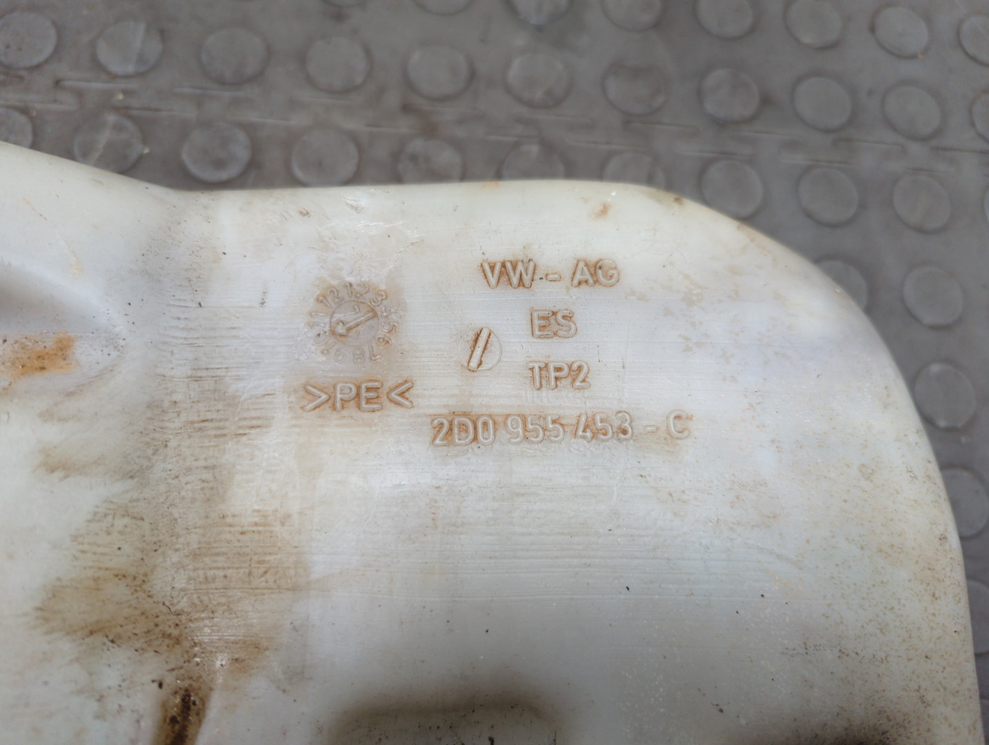 Бачок омывателя лобового стекла