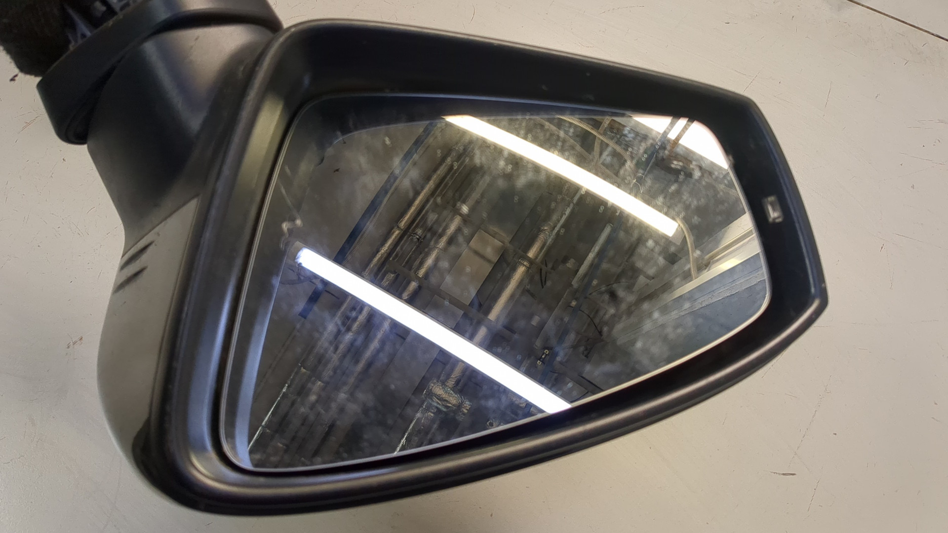 Зеркало левое электрическое