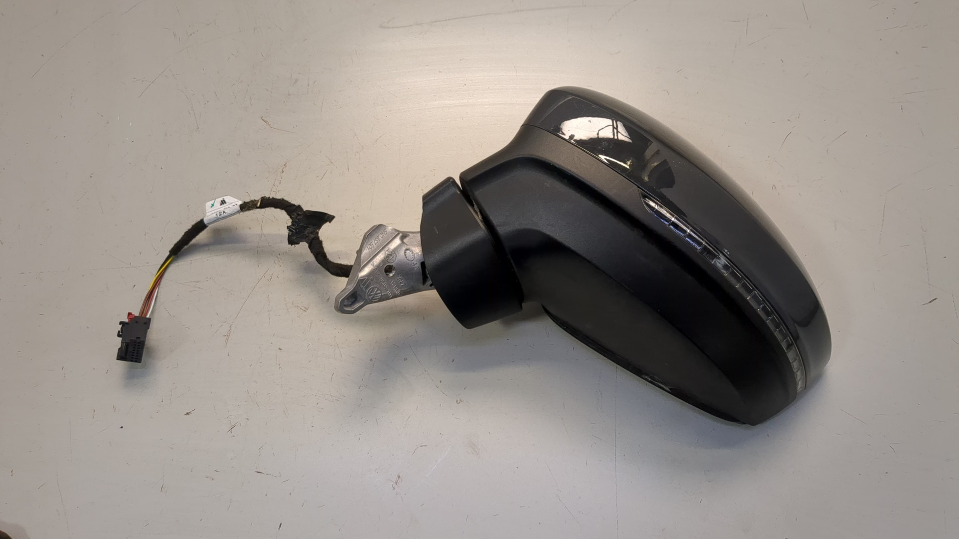 Зеркало левое электрическое