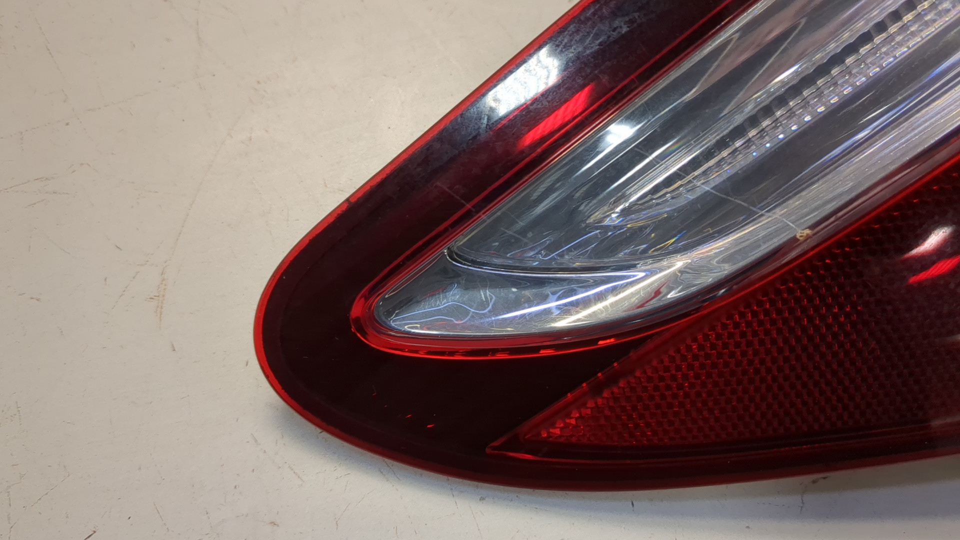 Фонарь задний левый