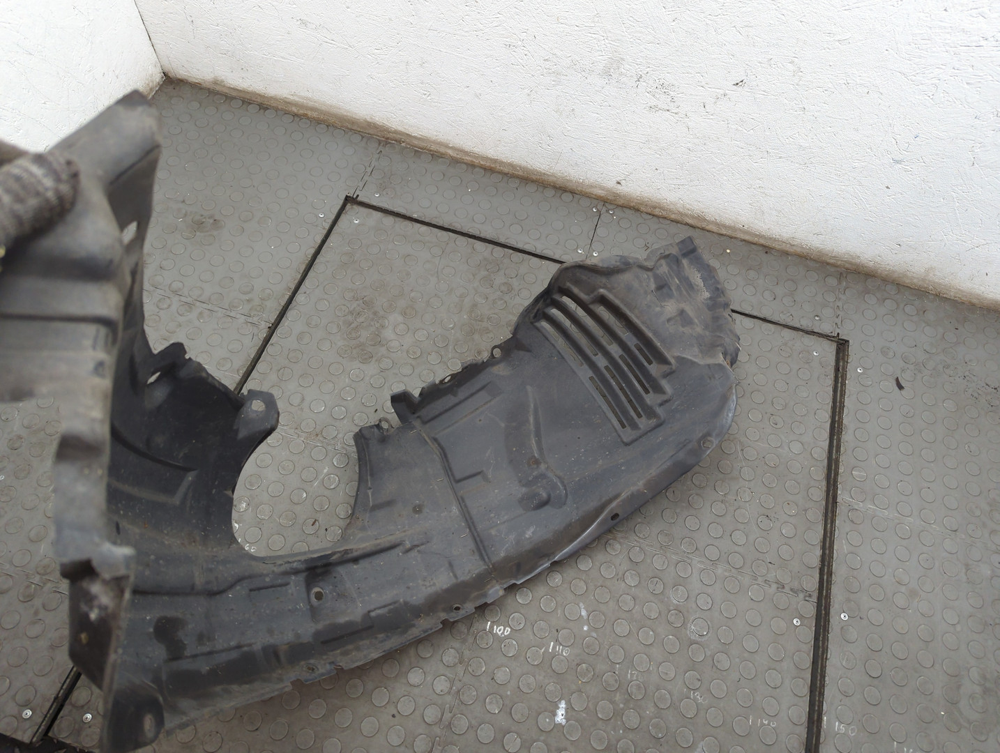 Локер передний левый