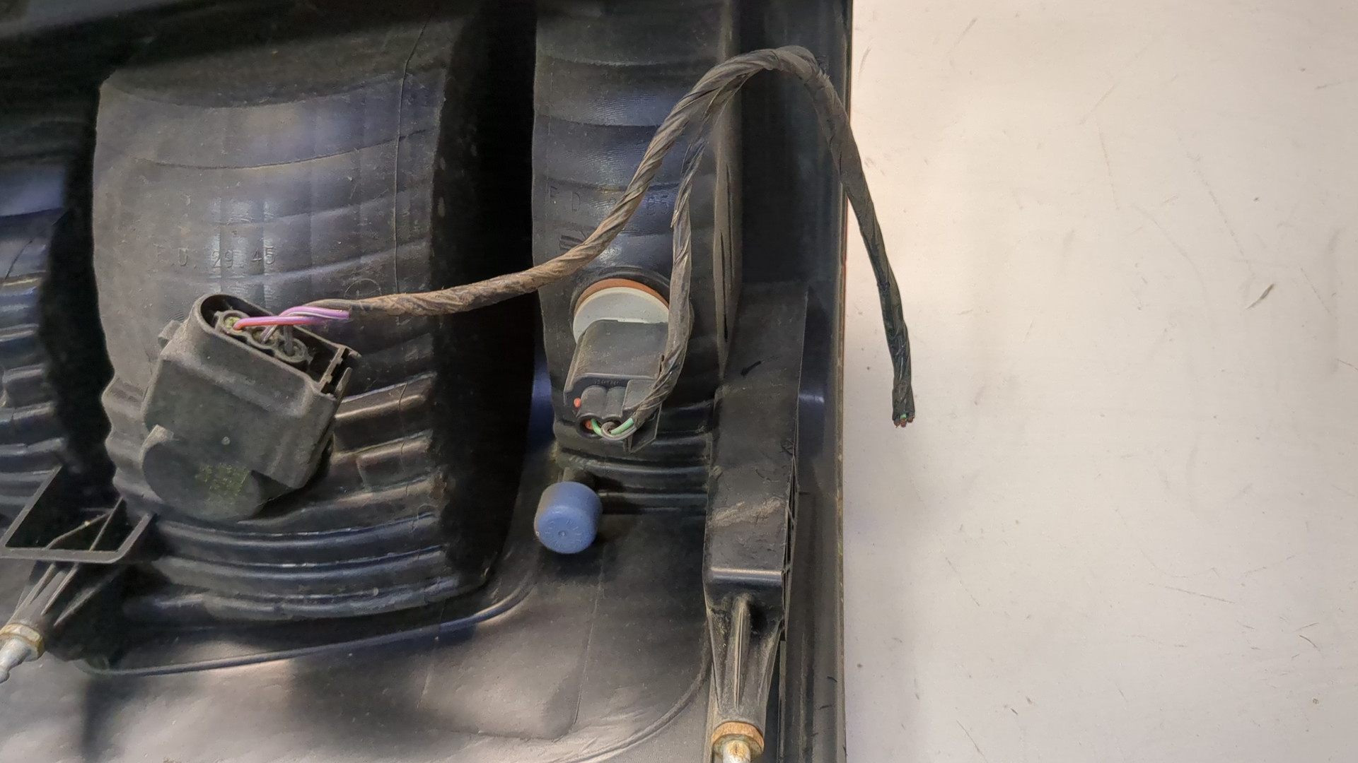 Фонарь задний правый