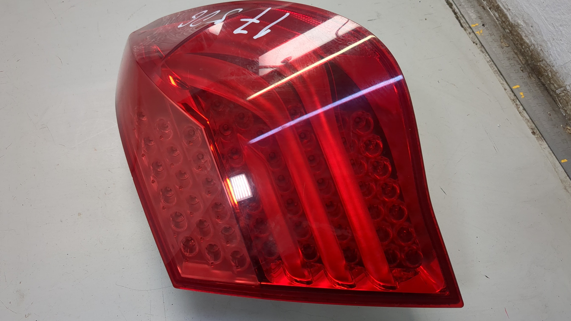 Фонарь задний правый