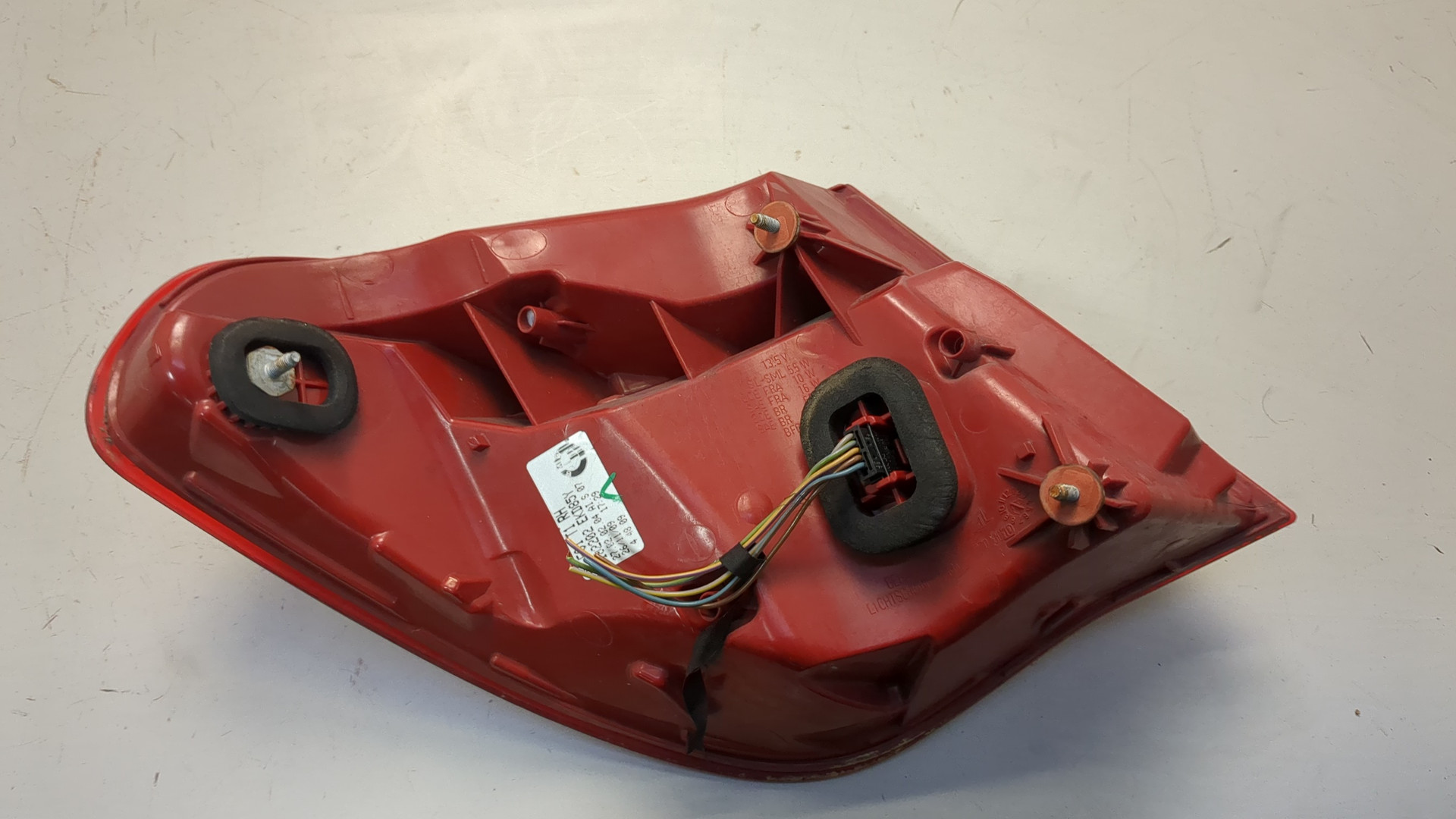 Фонарь задний правый