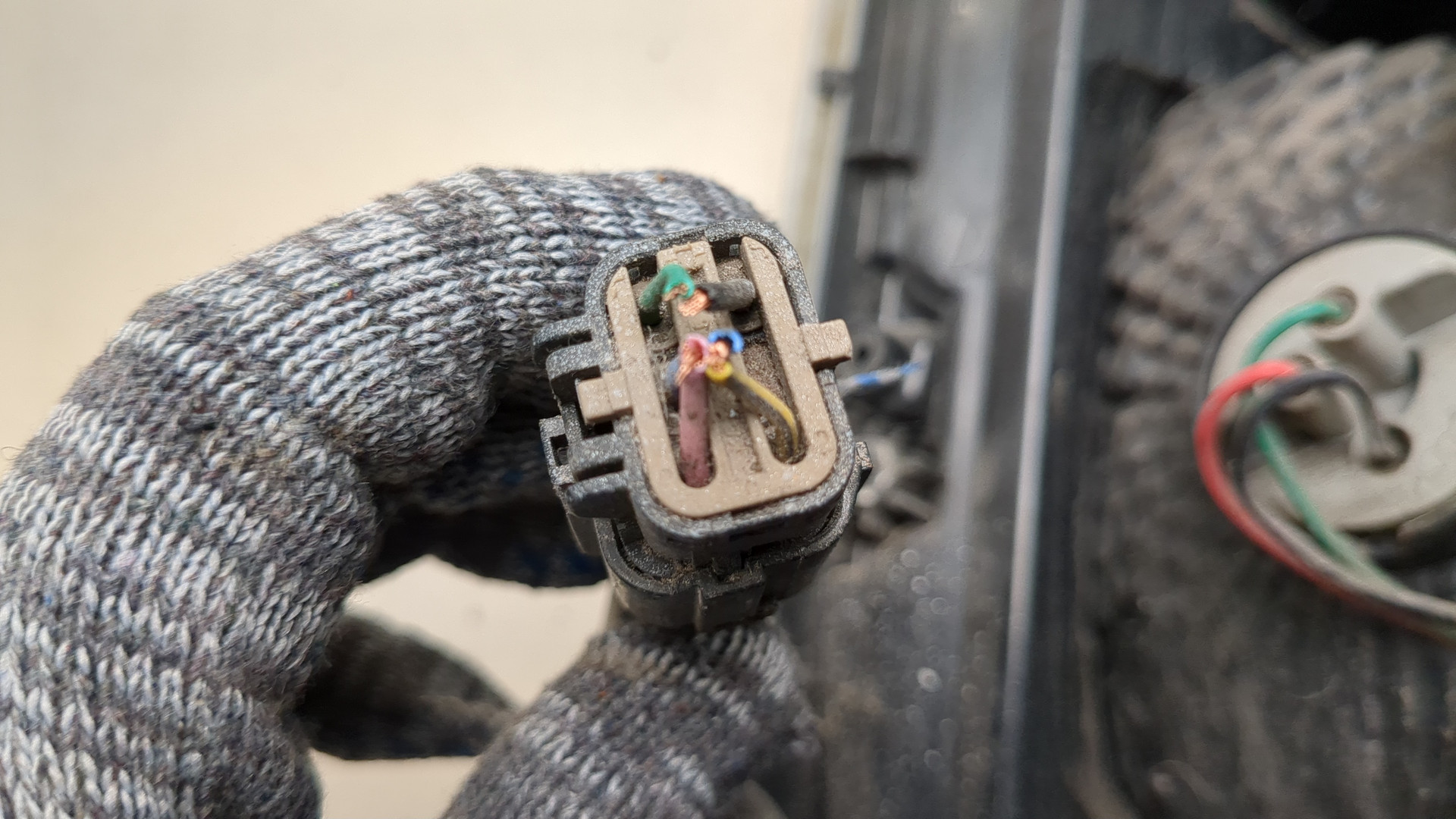 Фонарь задний правый