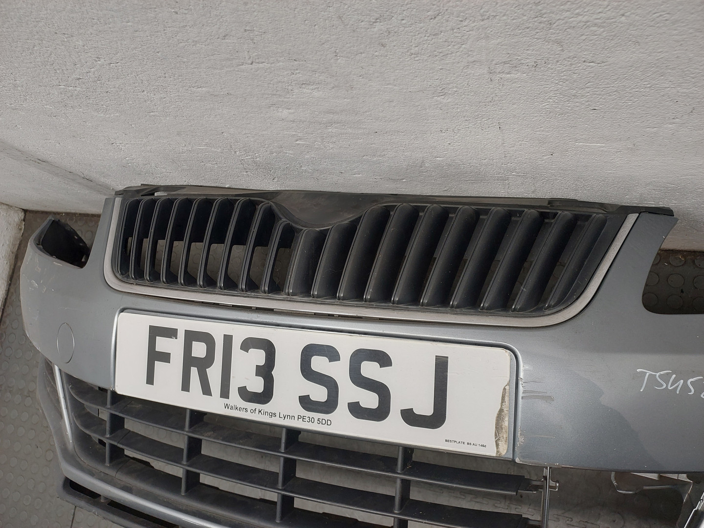 Бампер передний