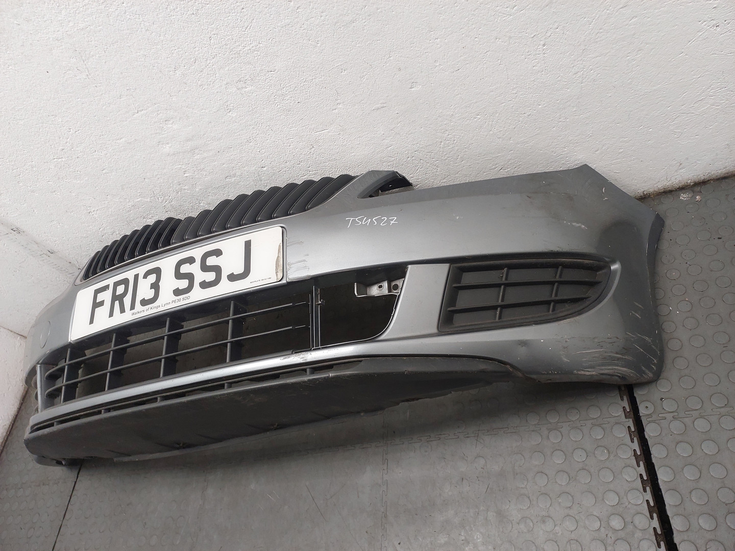 Бампер передний