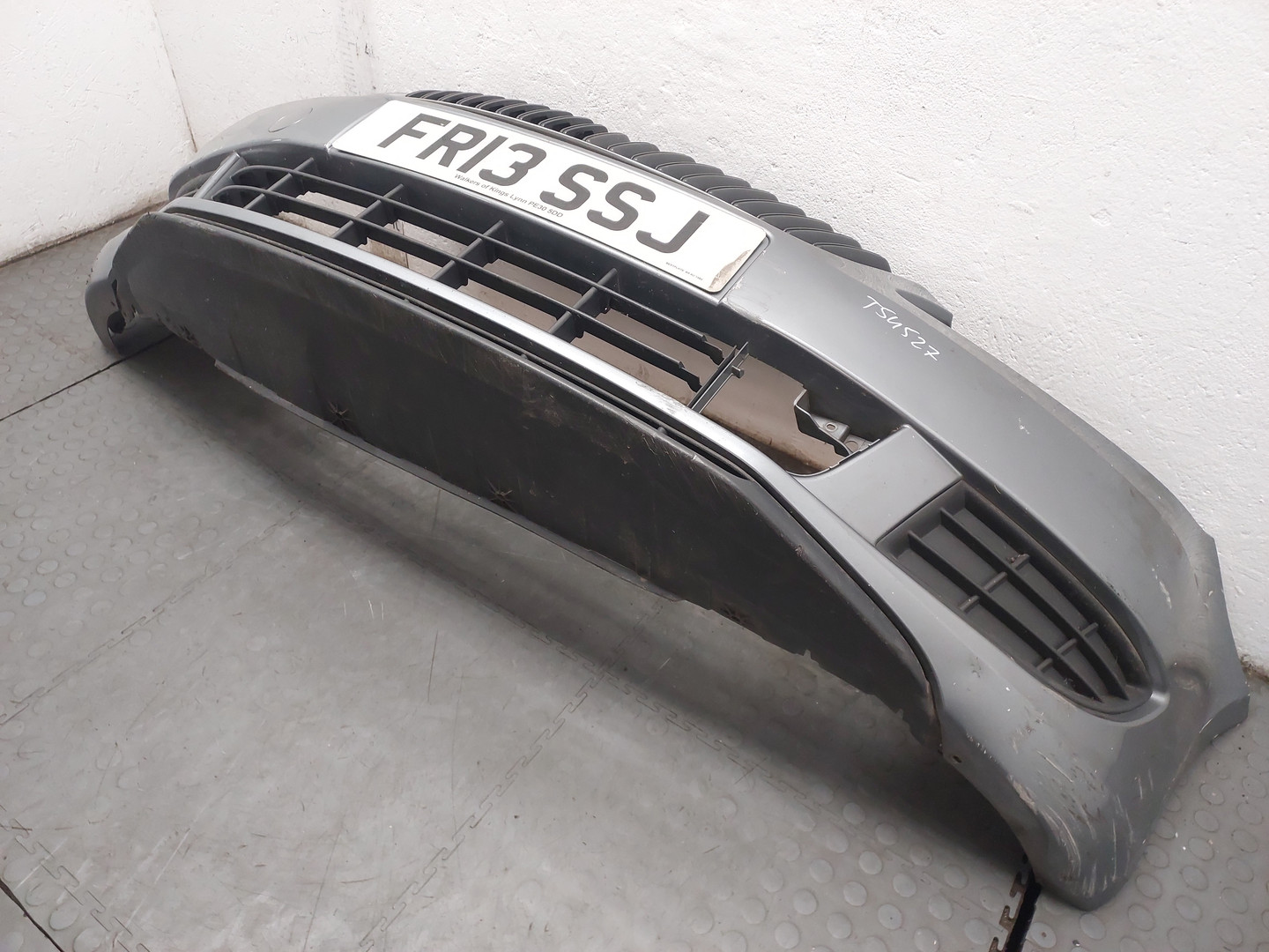 Бампер передний