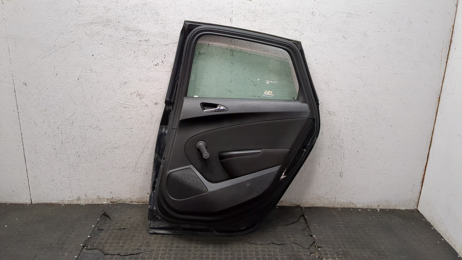 Дверь задняя правая