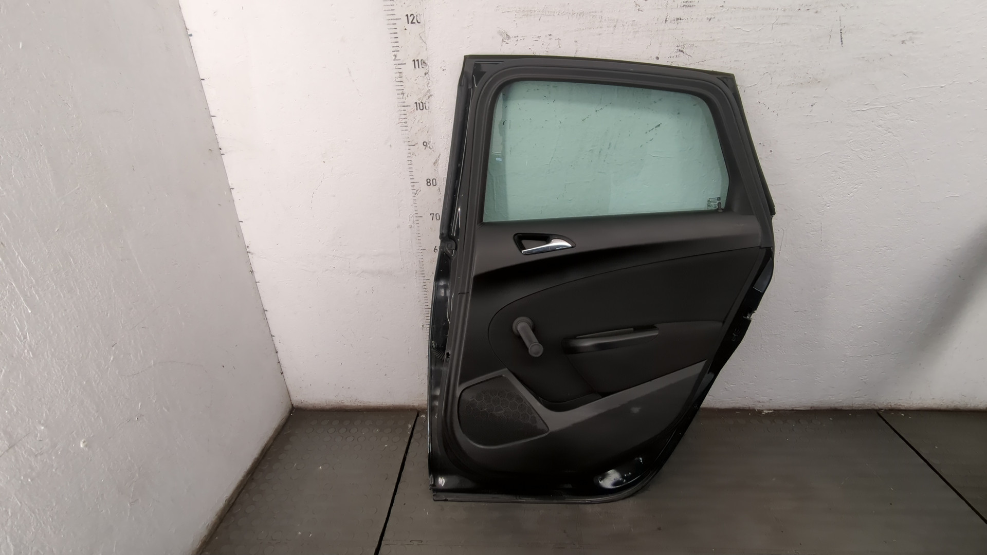 Дверь задняя правая