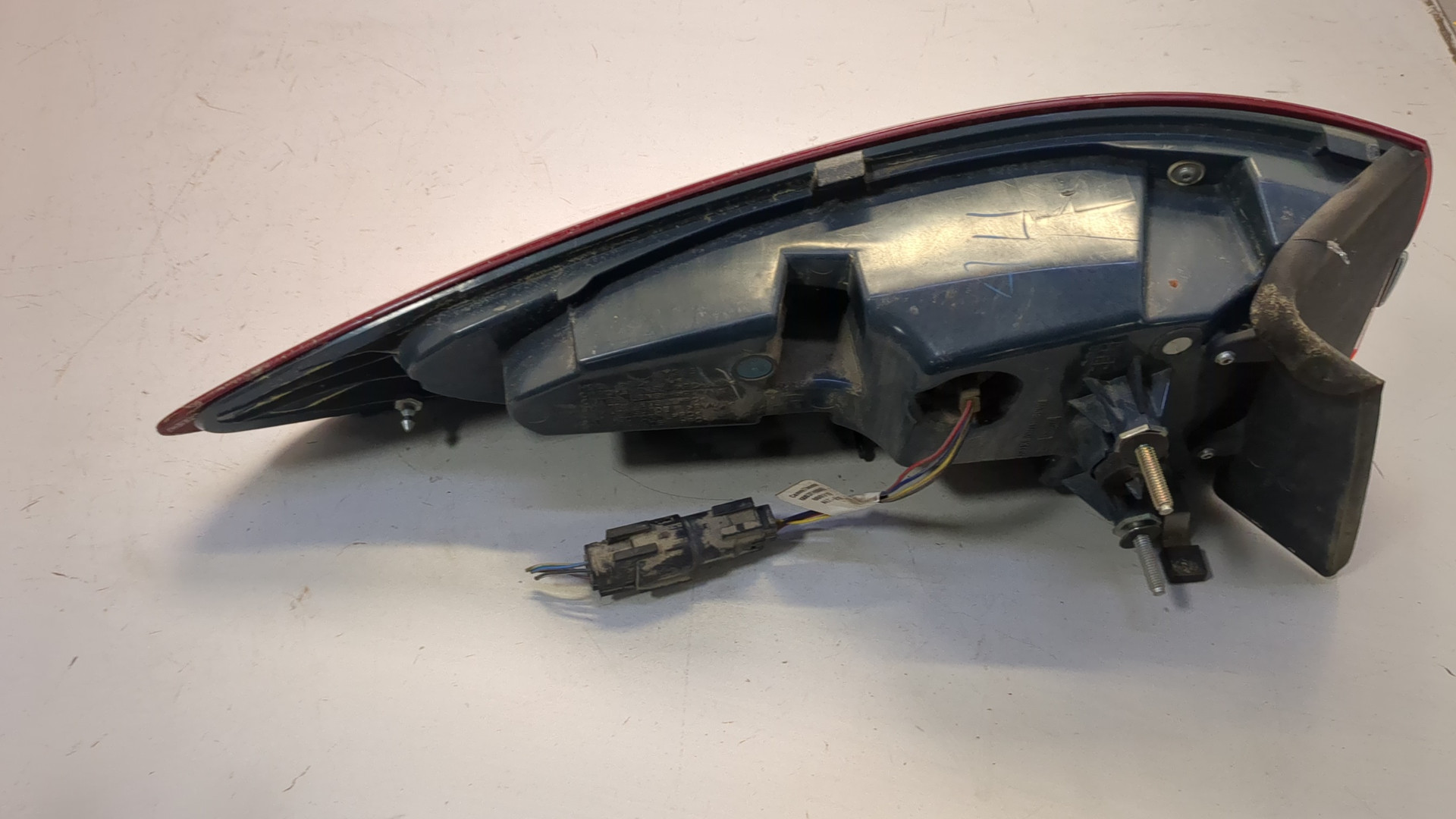 Фонарь задний правый