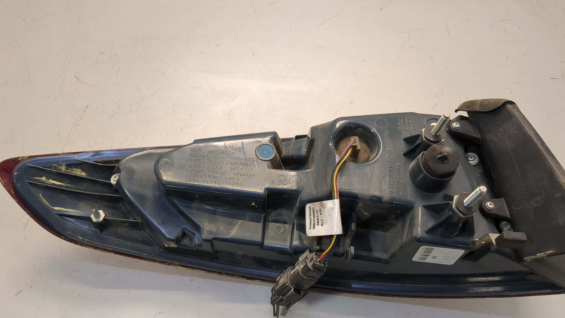 Фонарь задний правый