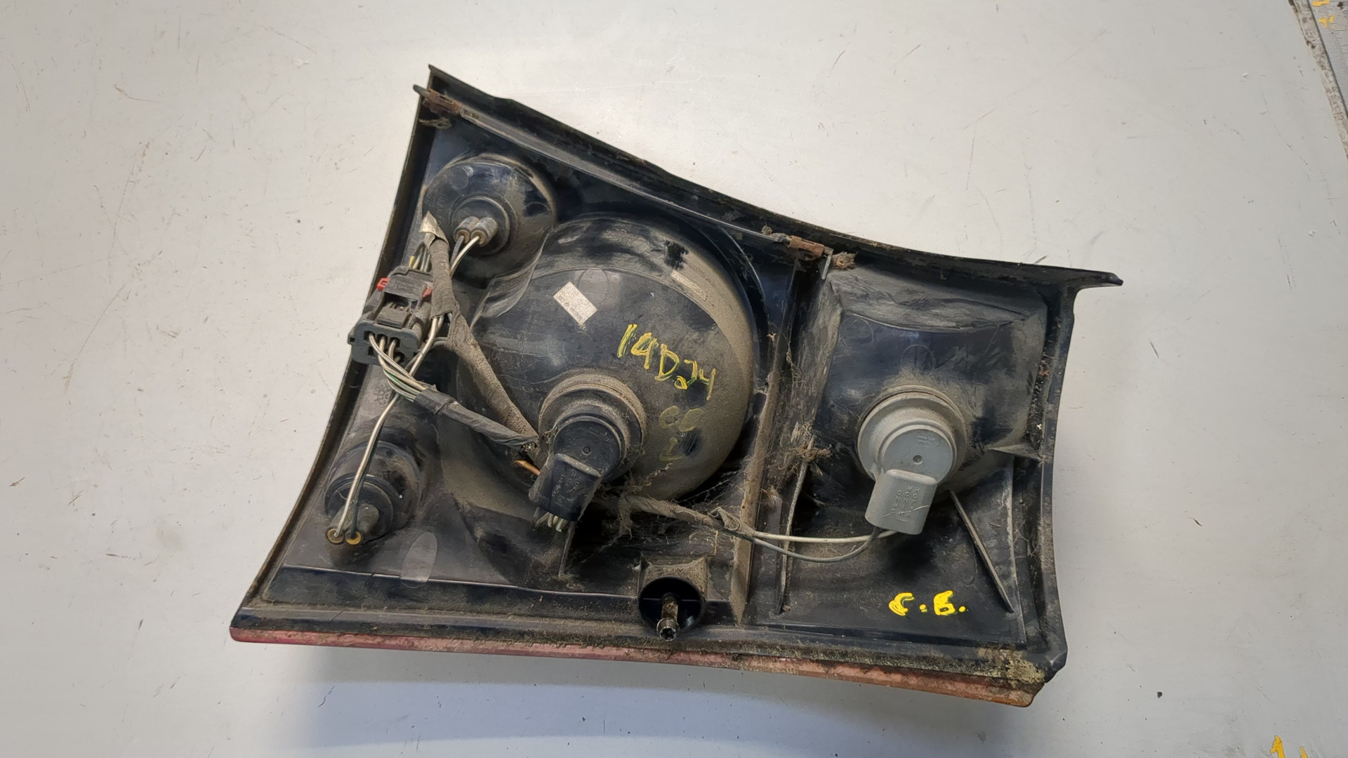 Фонарь задний левый