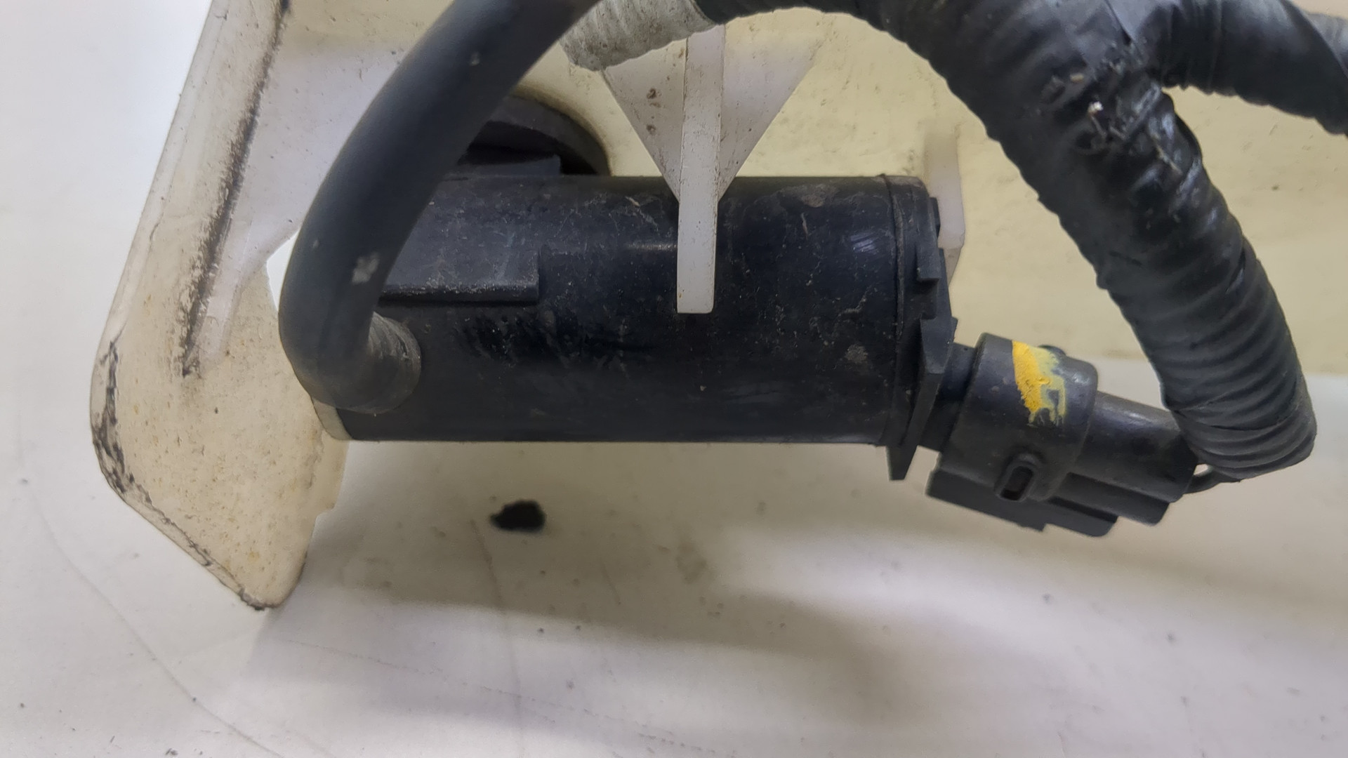 Бачок омывателя лобового стекла