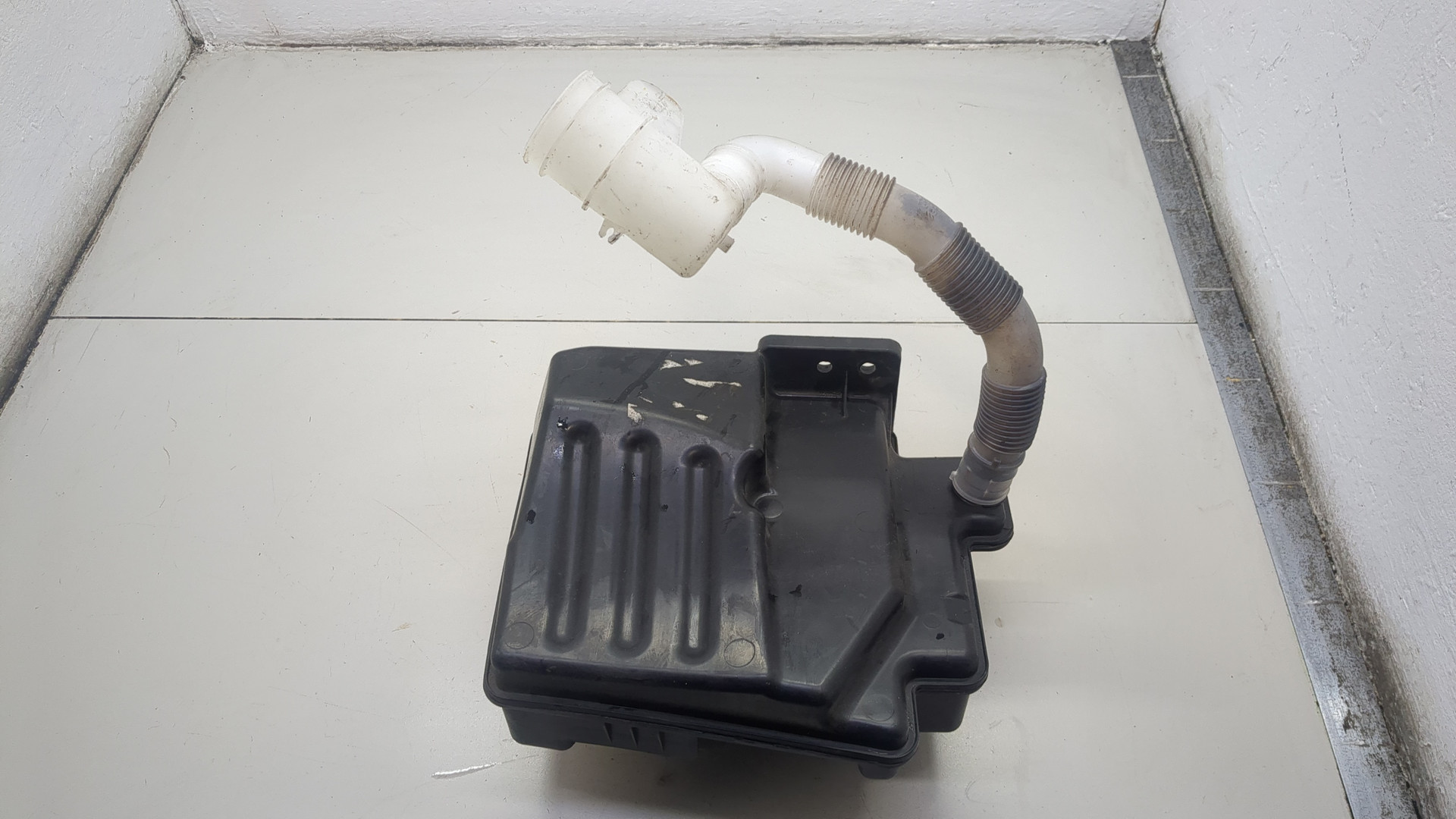 Бачок омывателя лобового стекла