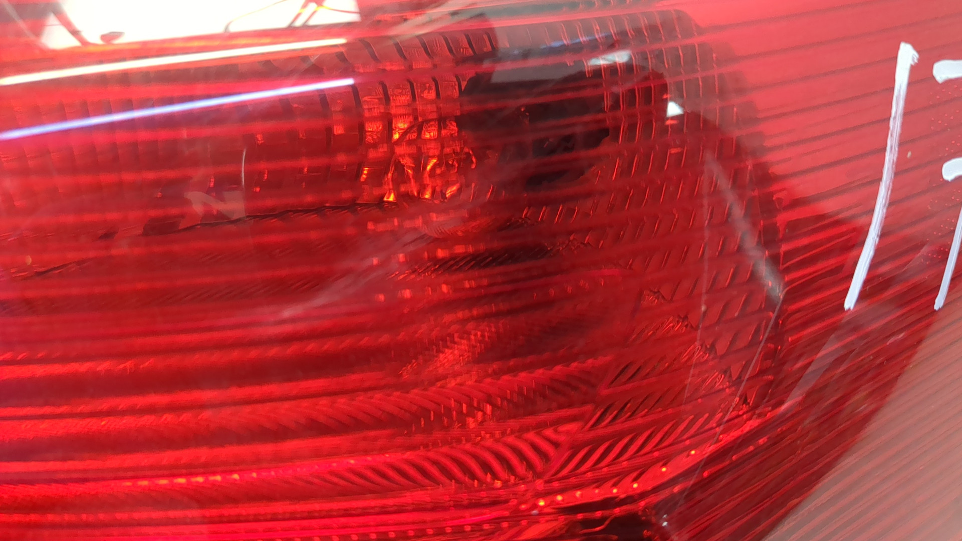 Фонарь задний правый