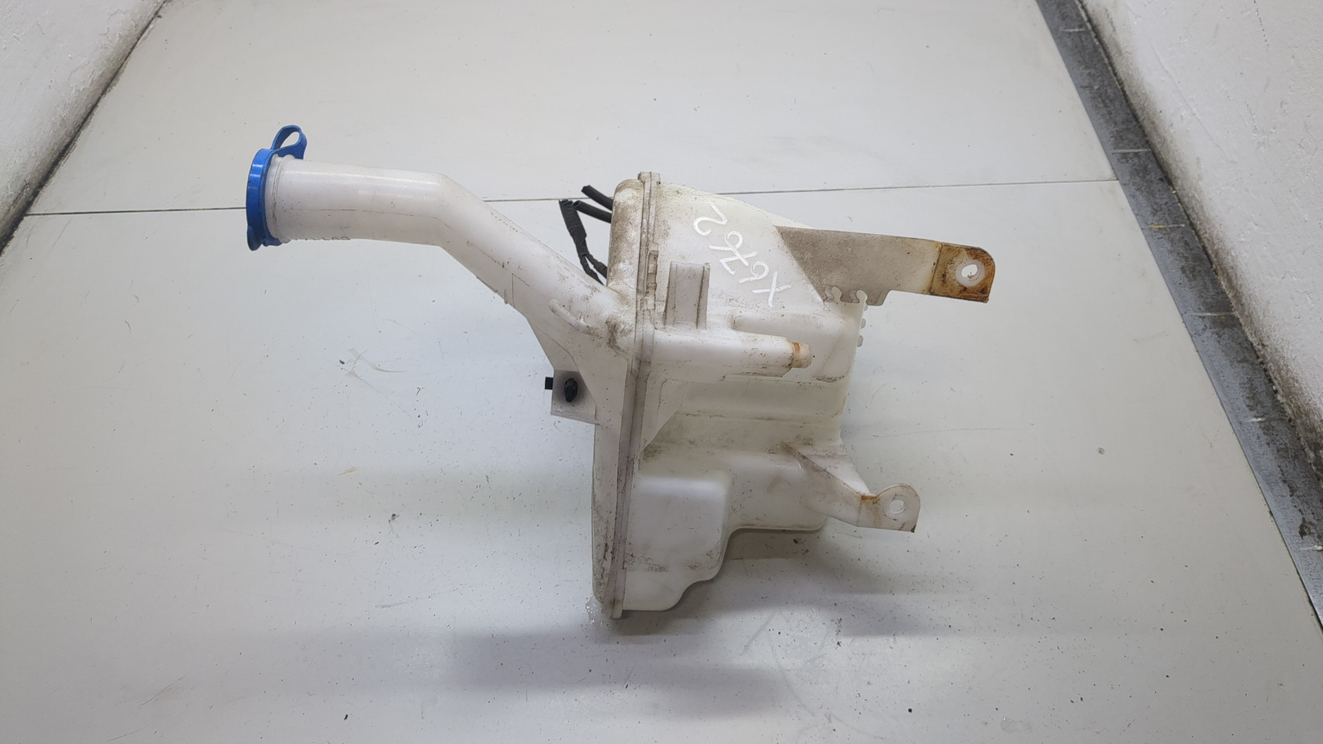 Бачок омывателя лобового стекла