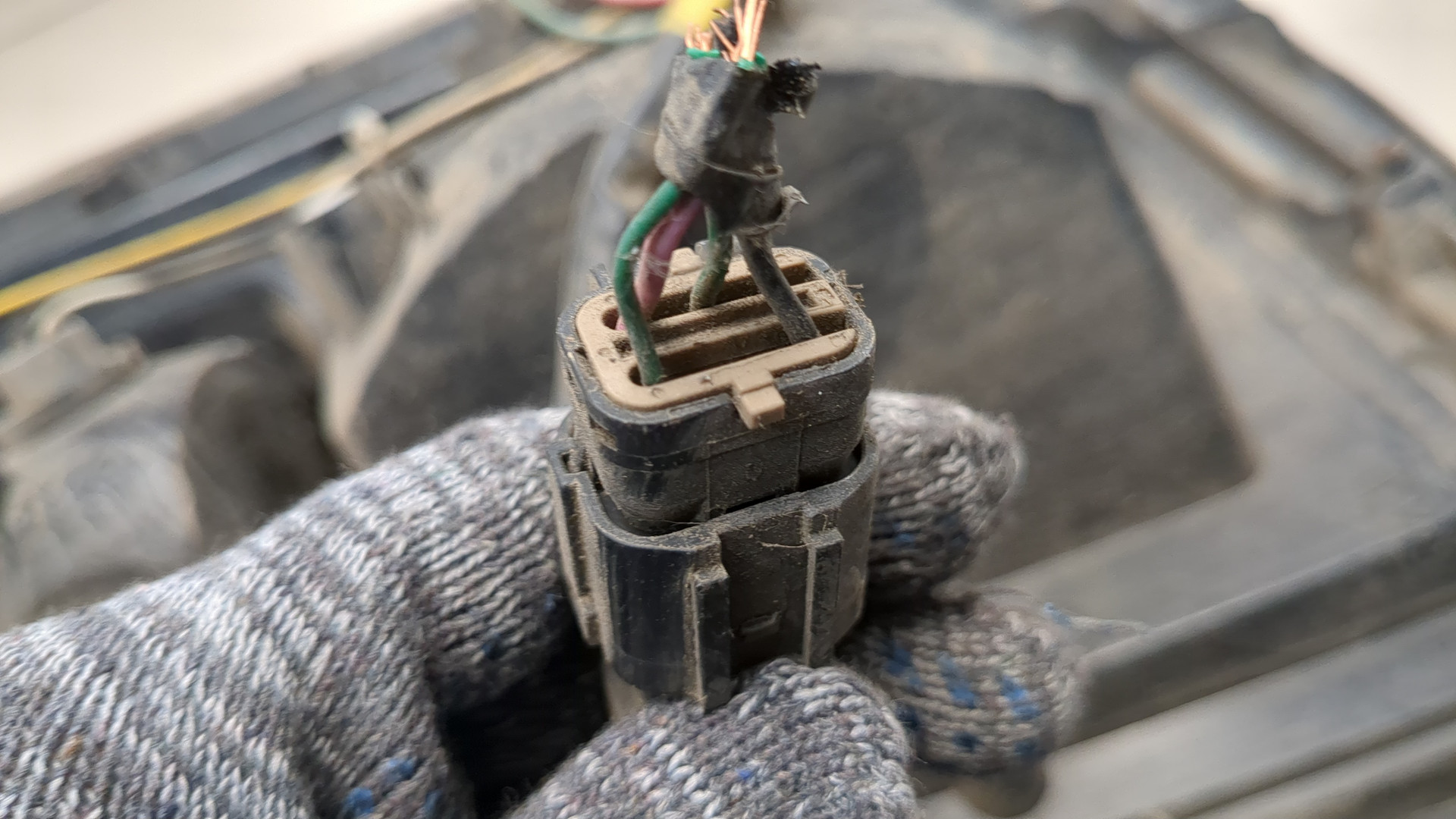 Фонарь задний левый