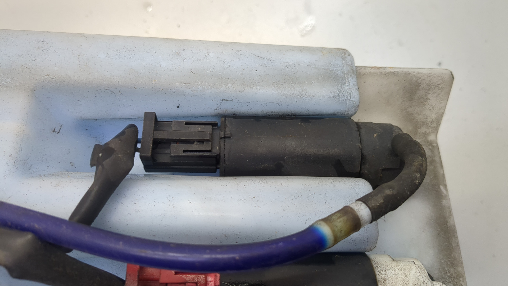 Бачок омывателя лобового стекла