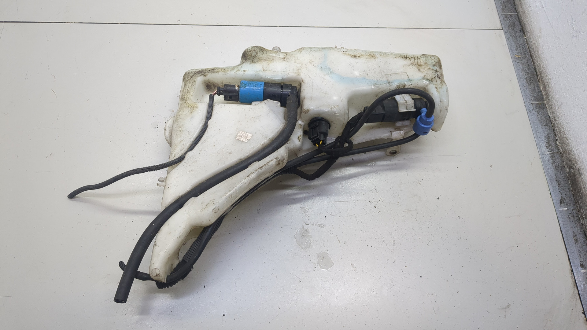 Бачок омывателя лобового стекла