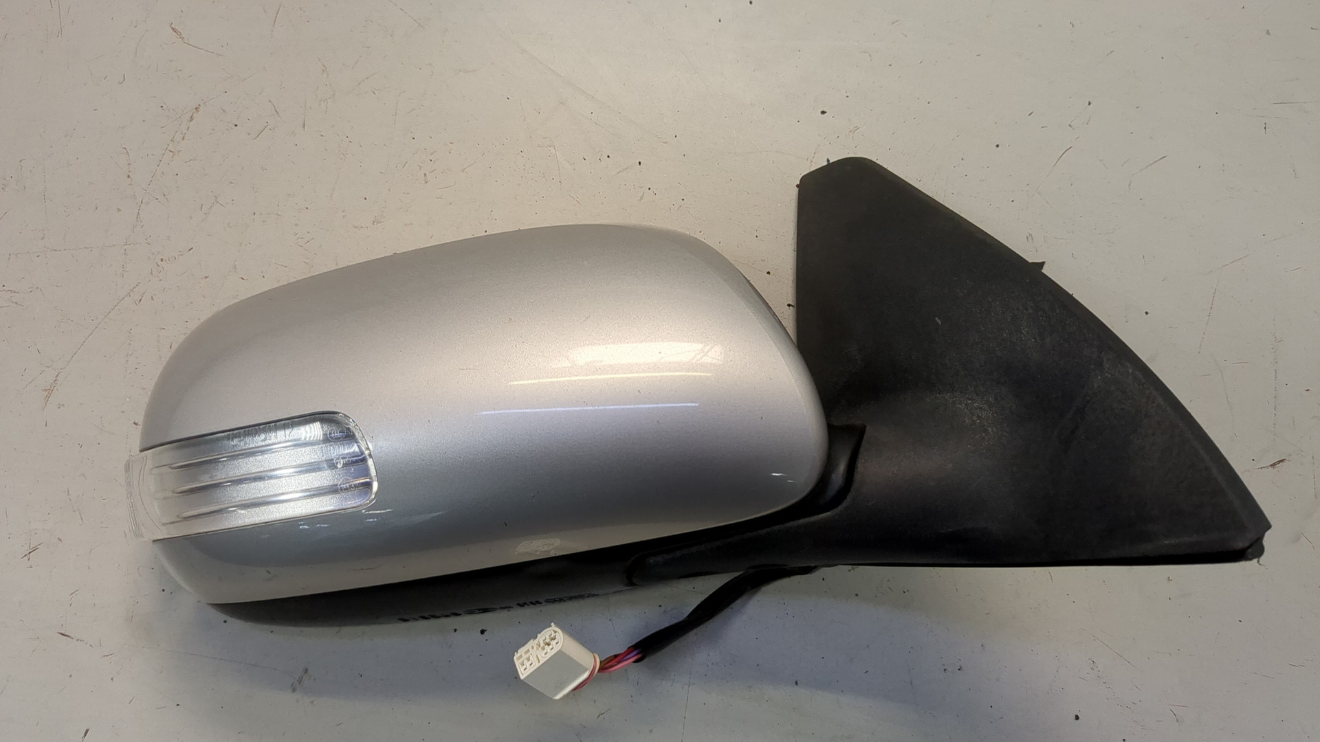 Зеркало правое электрическое