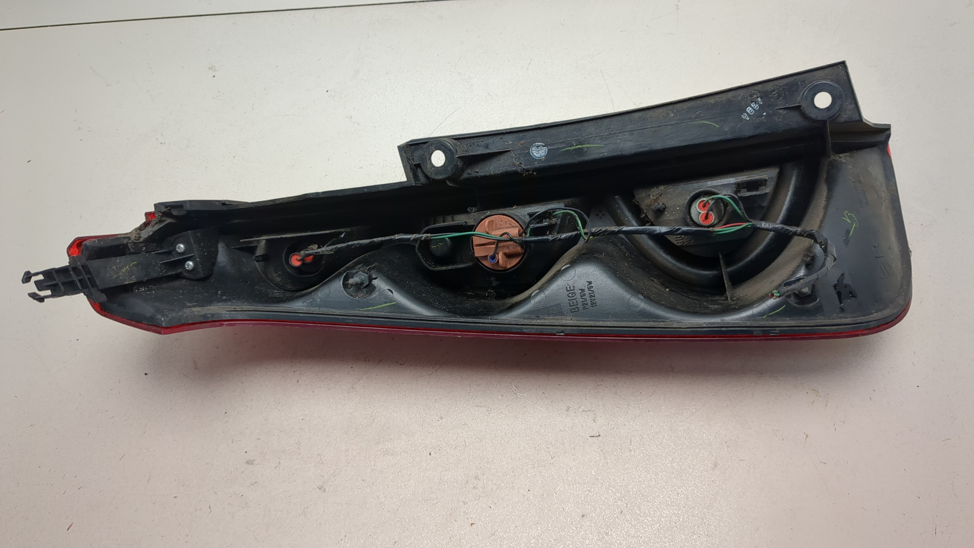 Фонарь задний правый