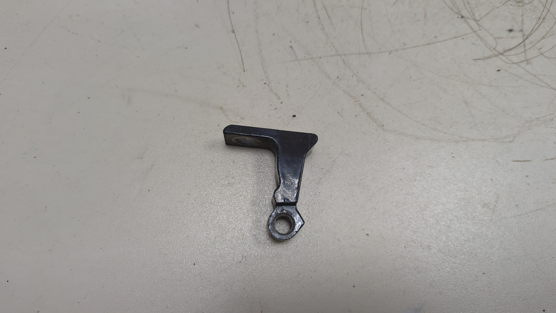 Петля двери