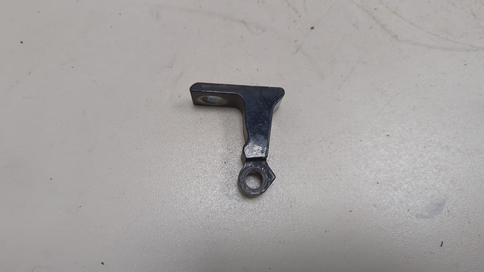 Петля двери