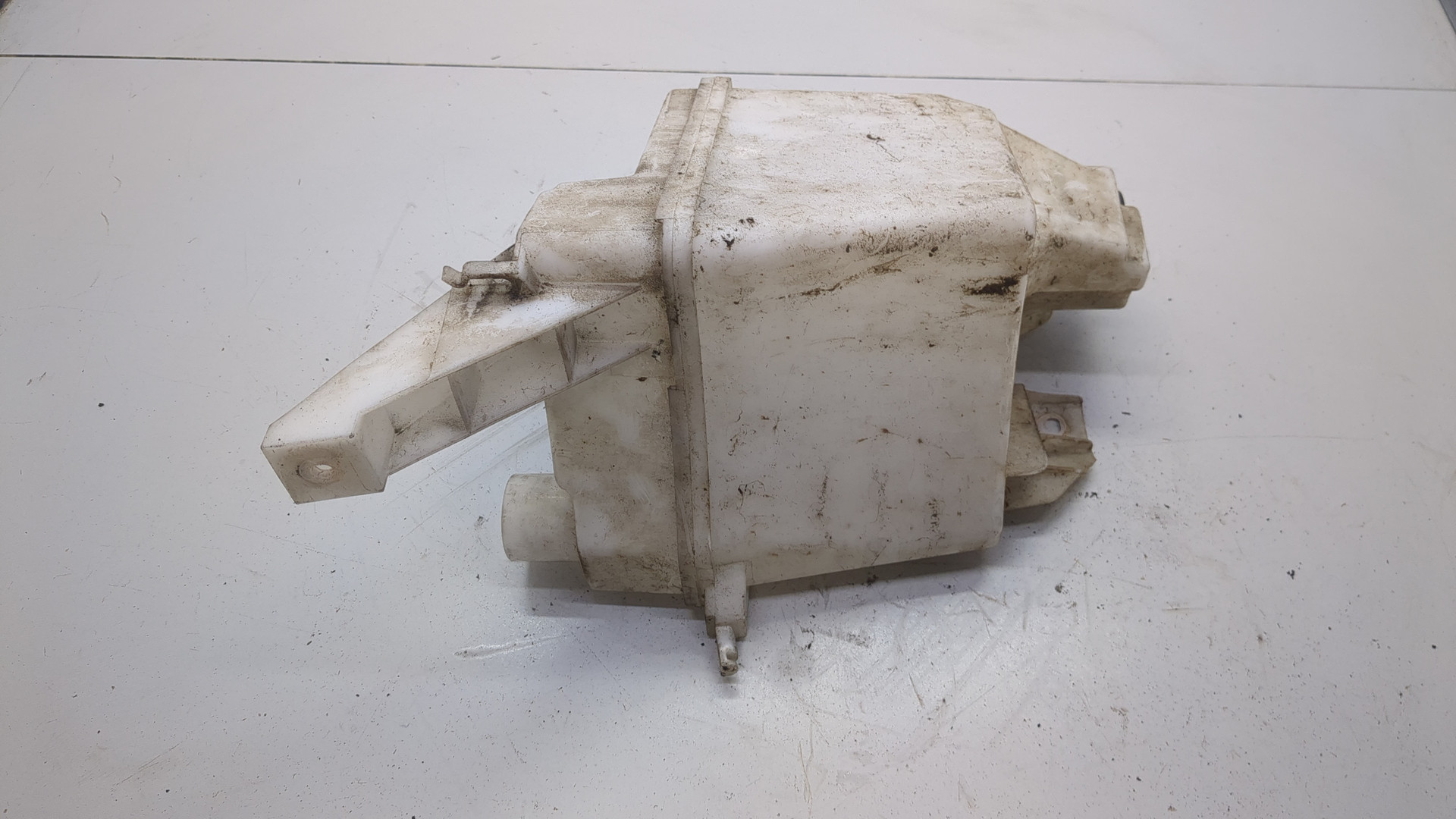 Бачок омывателя лобового стекла