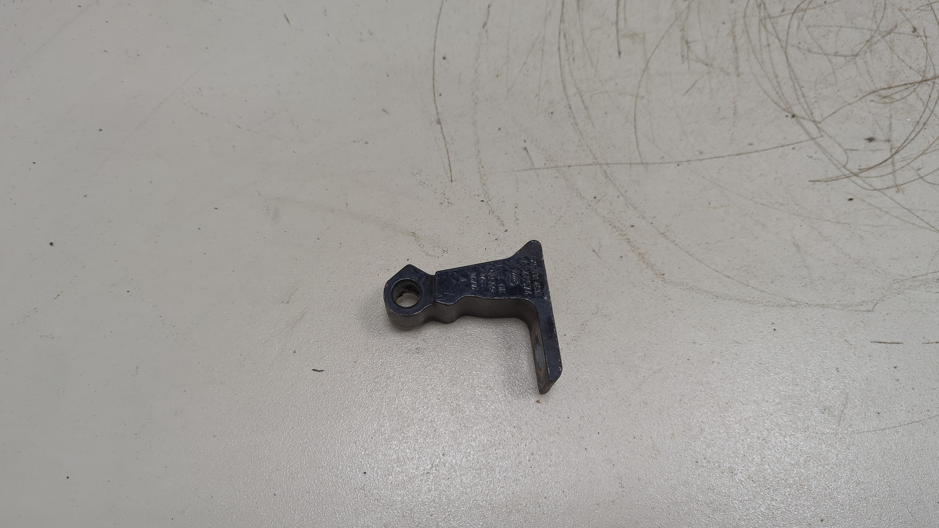 Петля двери