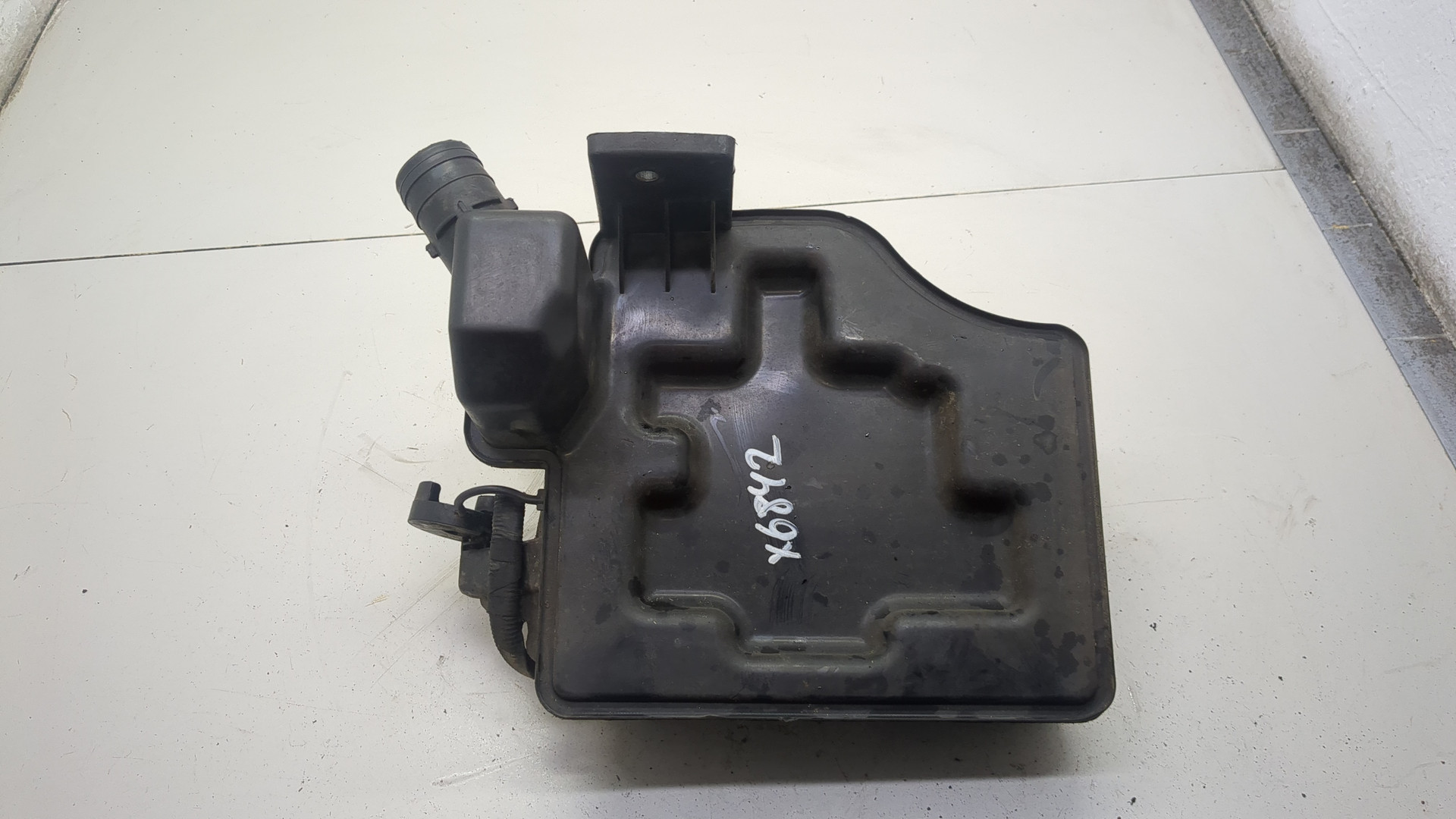 Бачок омывателя лобового стекла