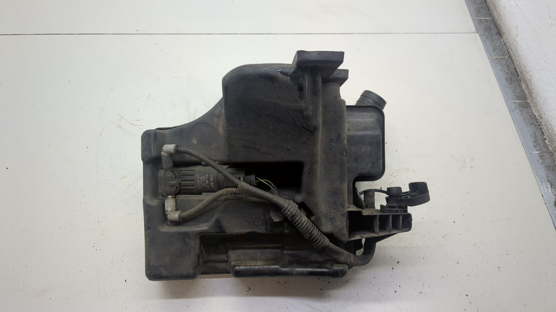 Бачок омывателя лобового стекла