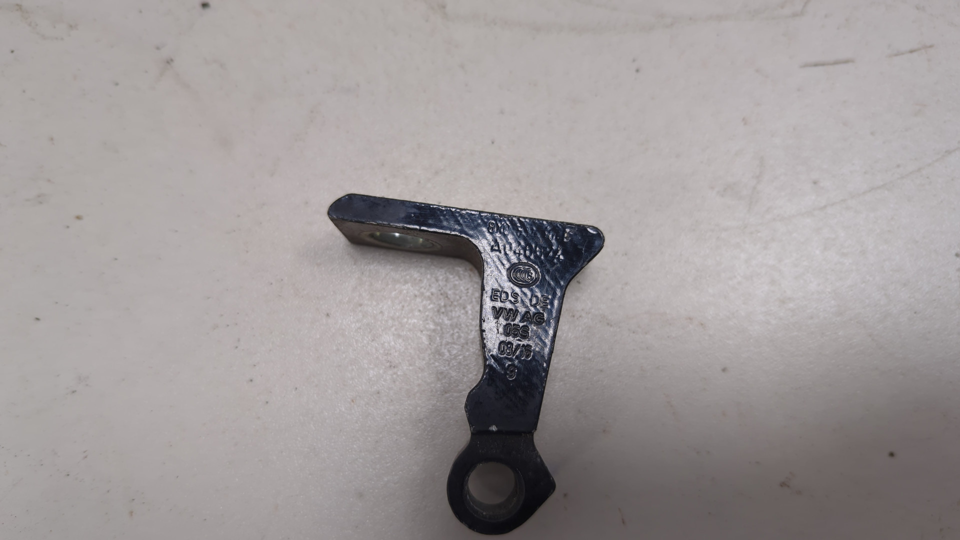 Петля двери